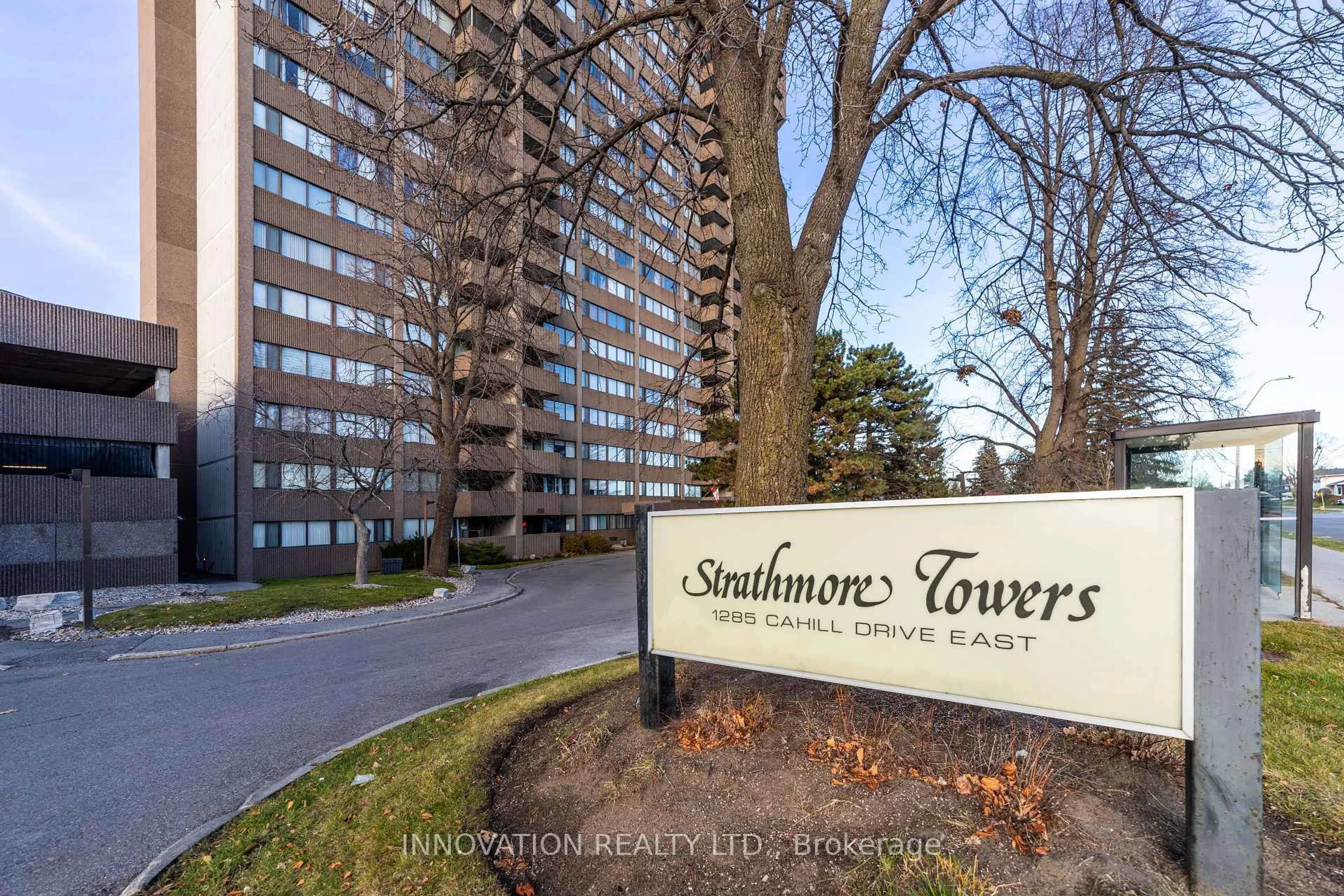 Indoor foyer for 1285 Cahill Dr #908, Ottawa Ontario K1V 9A7