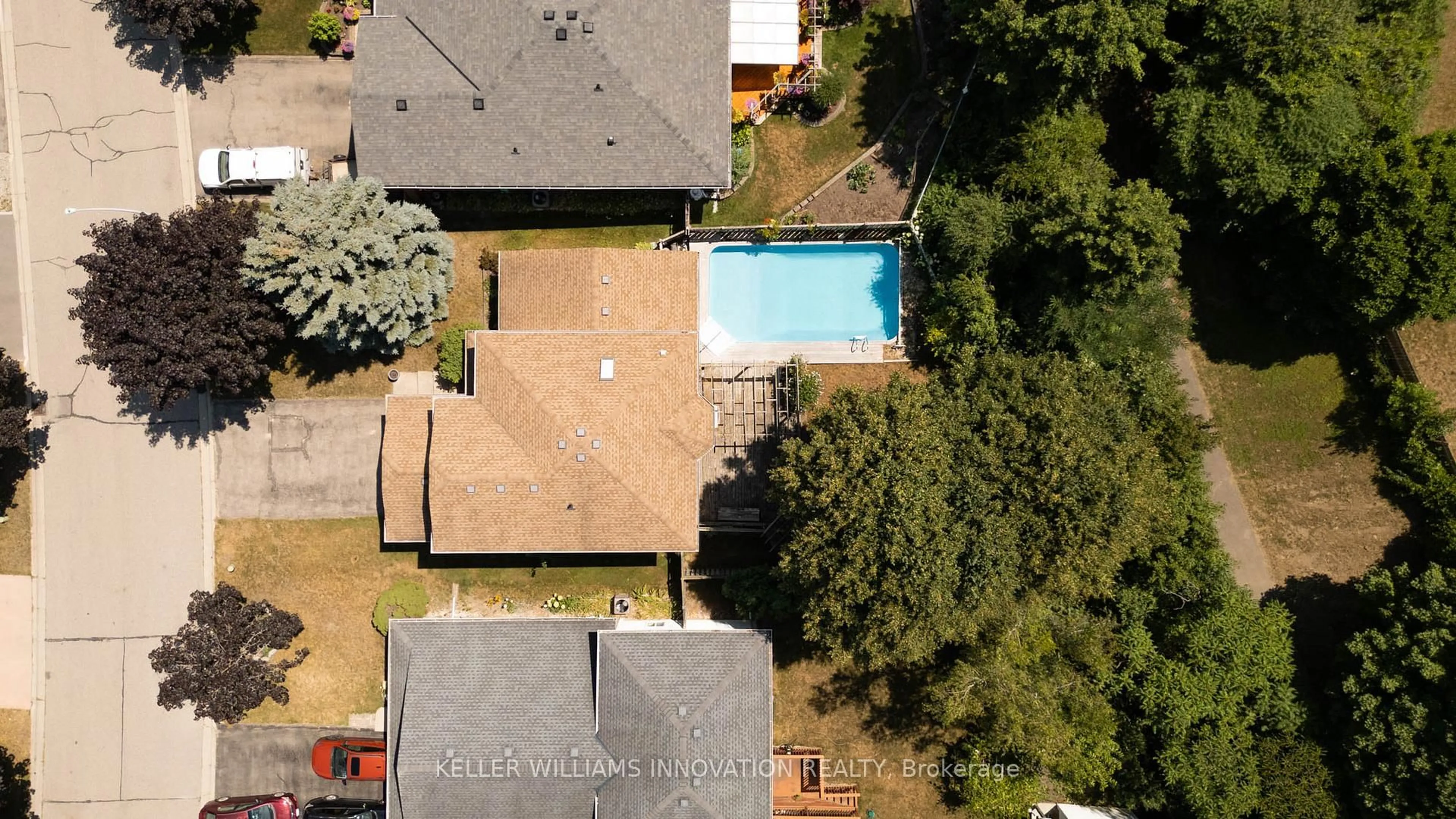 A pic from outside/outdoor area/front of a property/back of a property/a pic from drone, unknown for 23 Tami Crt, Kitchener Ontario N2B 3V2