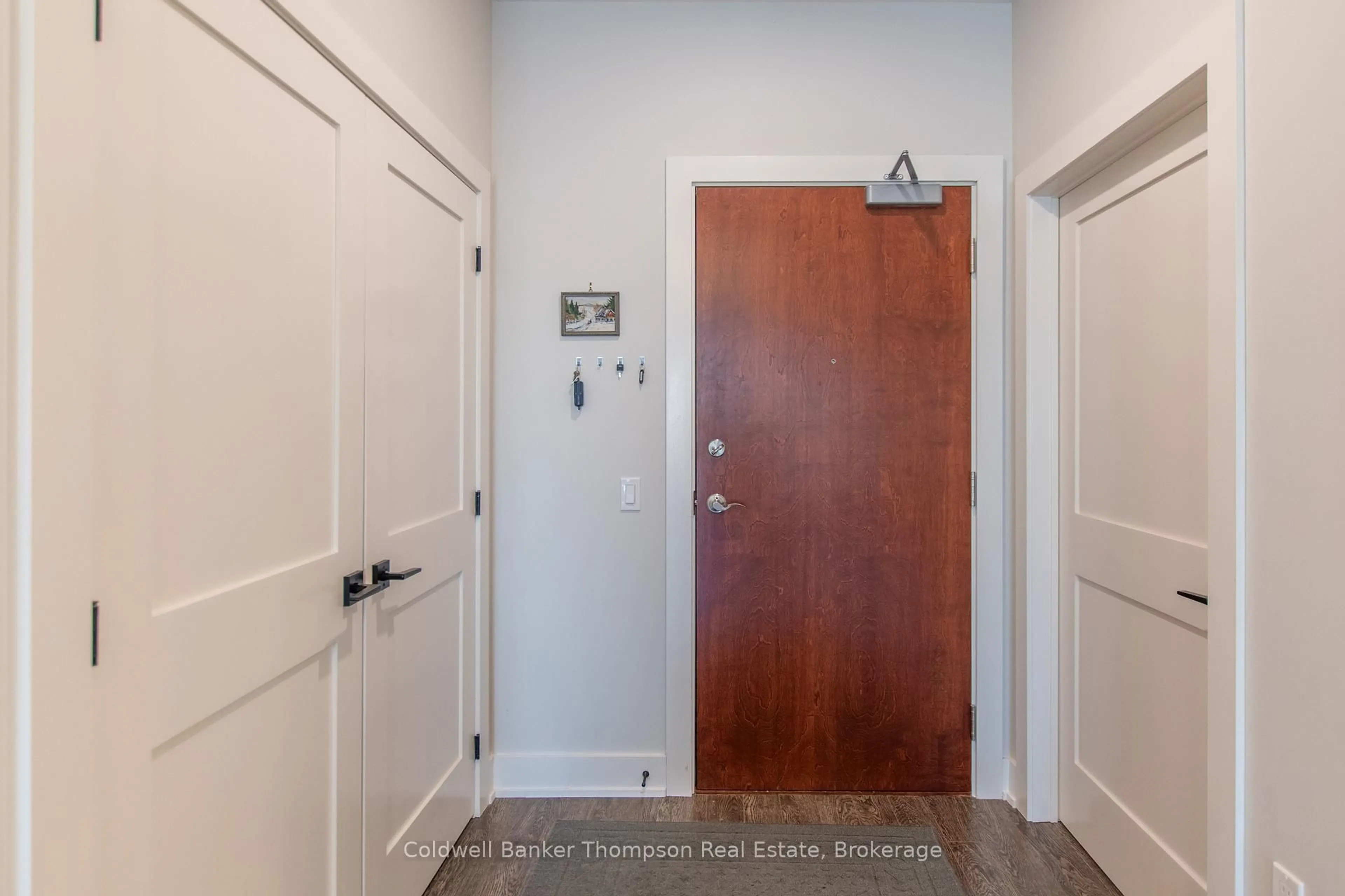 Indoor entryway for 23 Campus Tr #202, Huntsville Ontario P1H 0G1