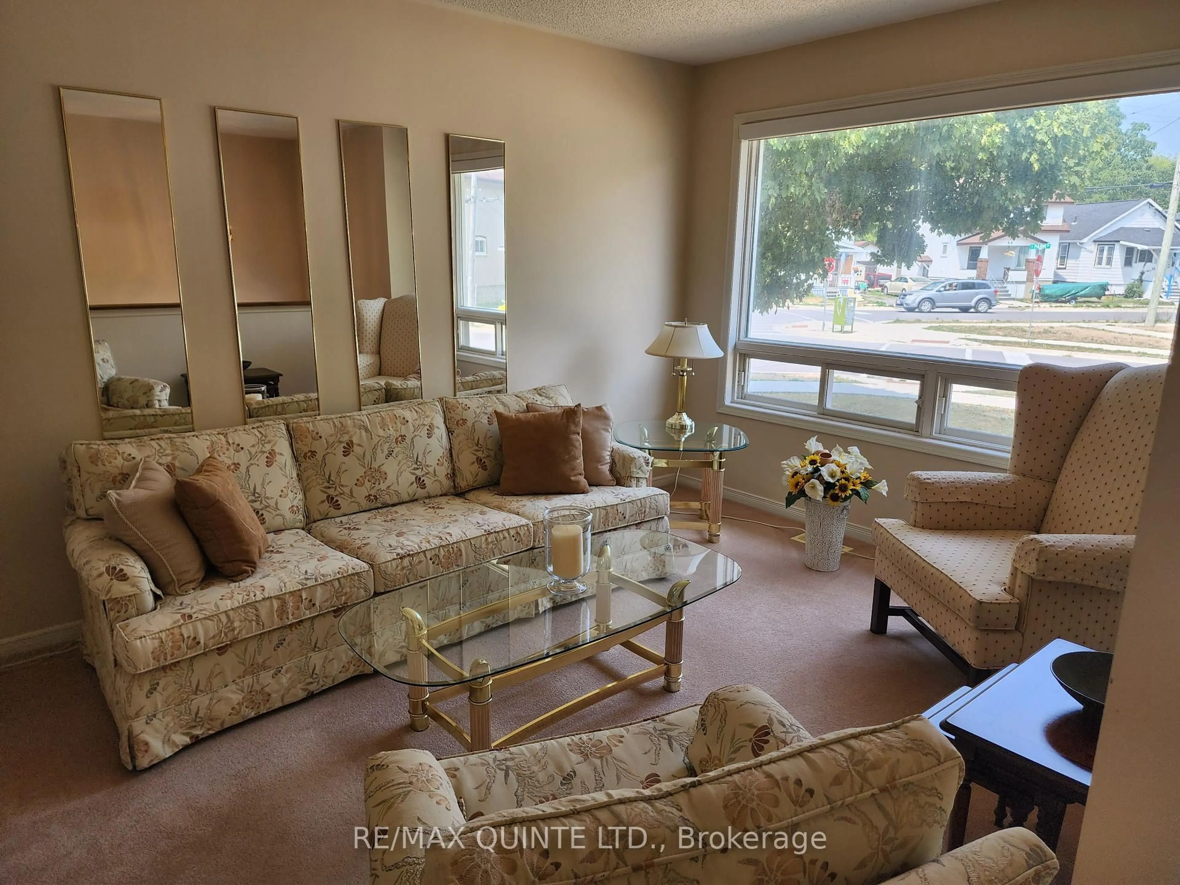 Living room with furniture, unknown for 8 Park St, Belleville Ontario K8P 2W9
