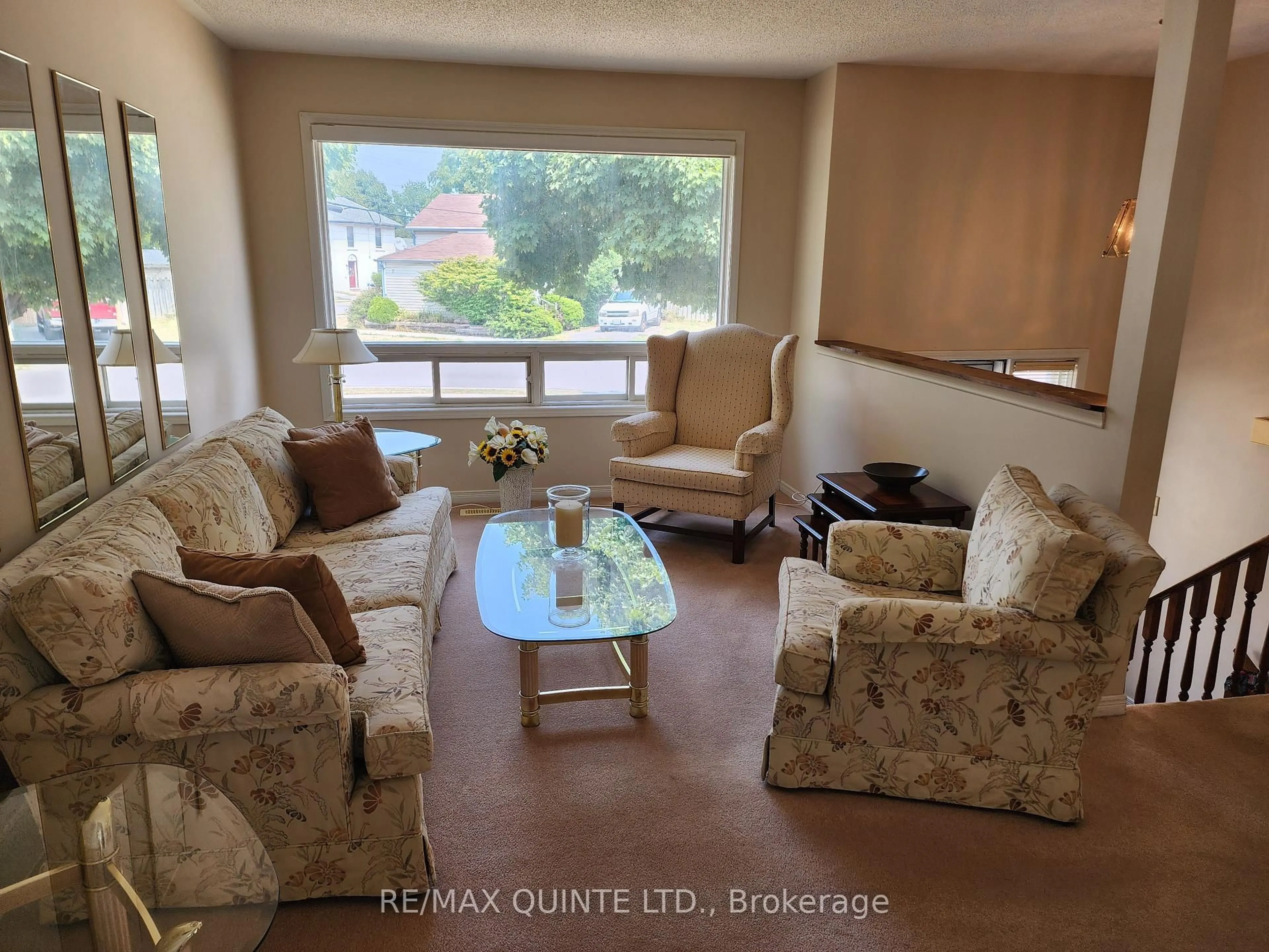 Living room with furniture, unknown for 8 Park St, Belleville Ontario K8P 2W9