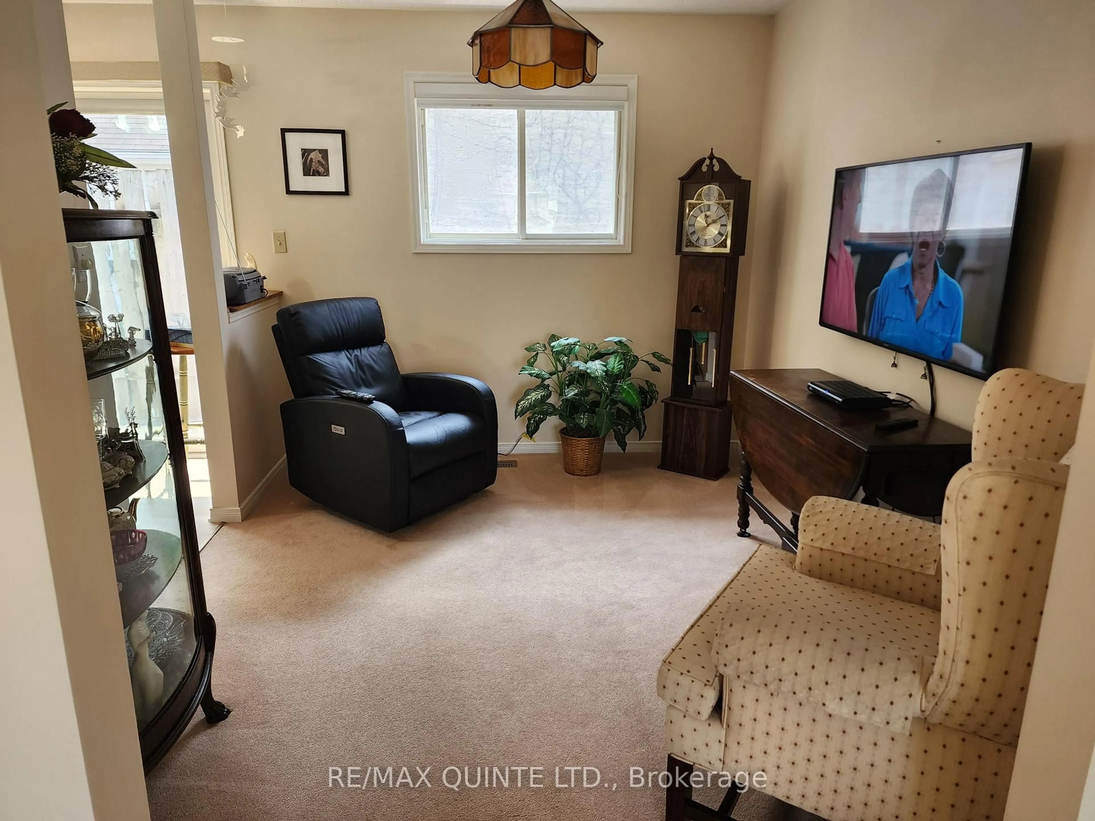 Living room with furniture, unknown for 8 Park St, Belleville Ontario K8P 2W9