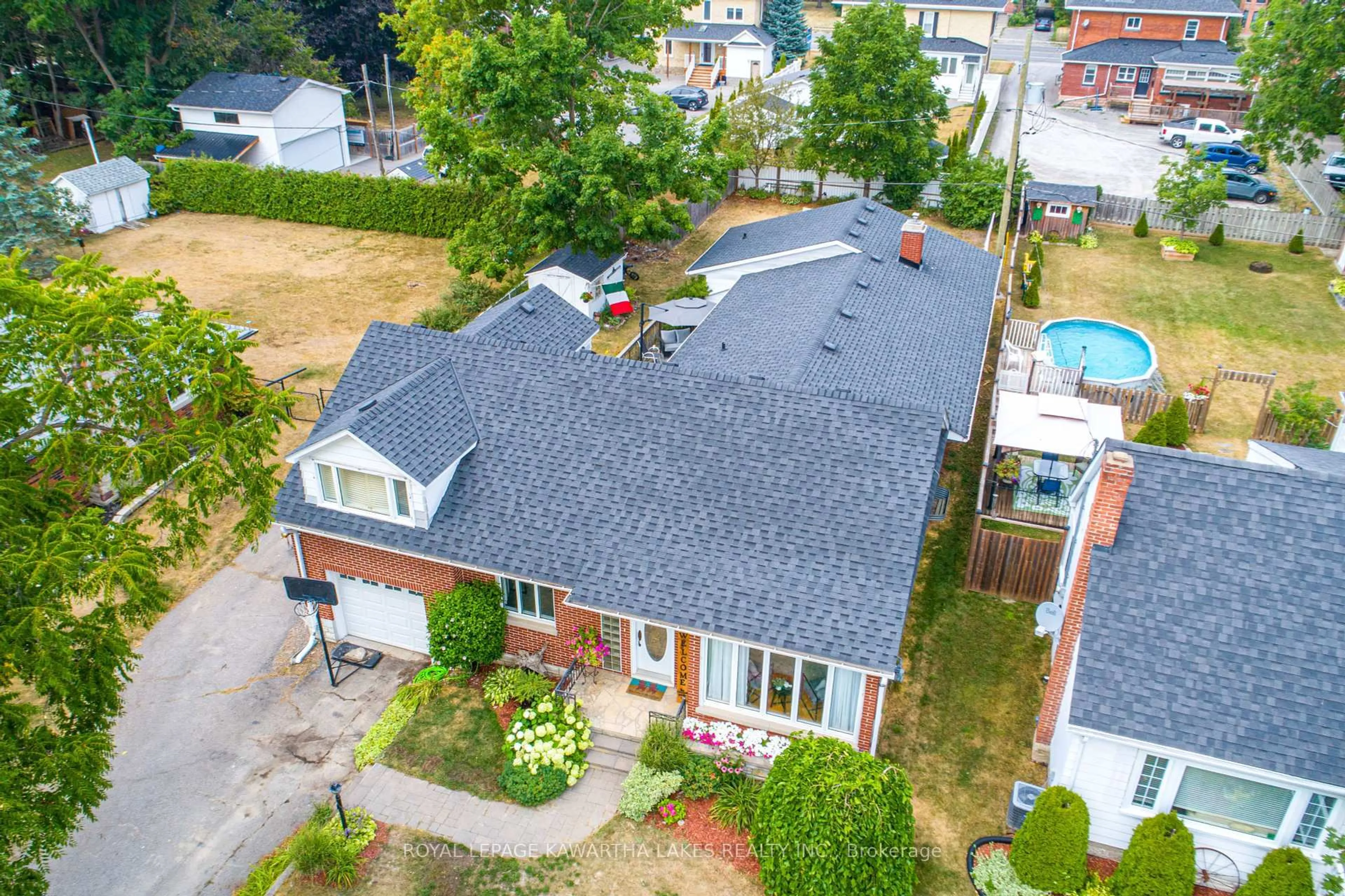 A pic from outside/outdoor area/front of a property/back of a property/a pic from drone, street for 6 Roosevelt St, Kawartha Lakes Ontario K9V 2X7