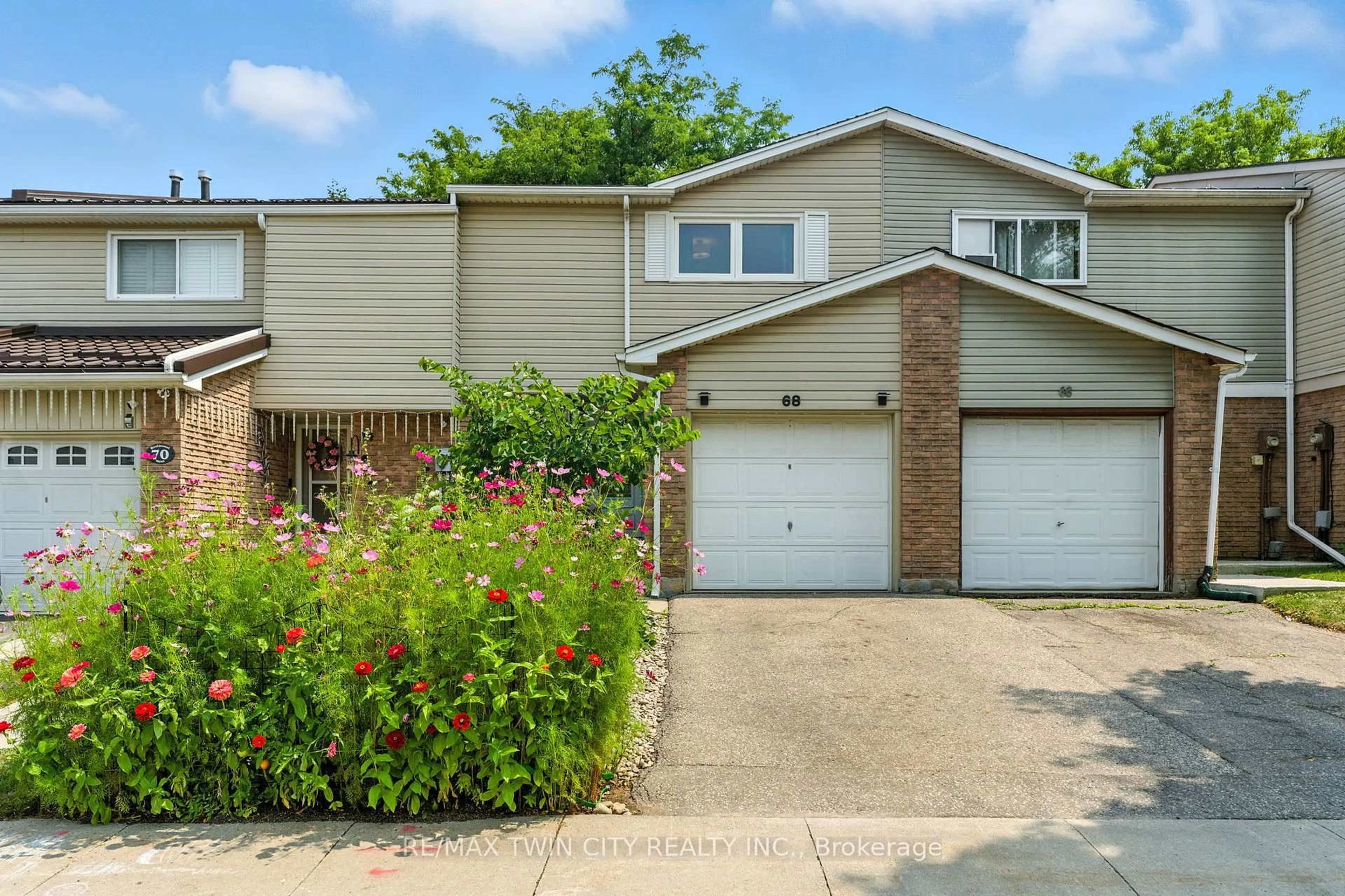 Unknown for 68 Westmount Mews, Cambridge Ontario N1S 4J1
