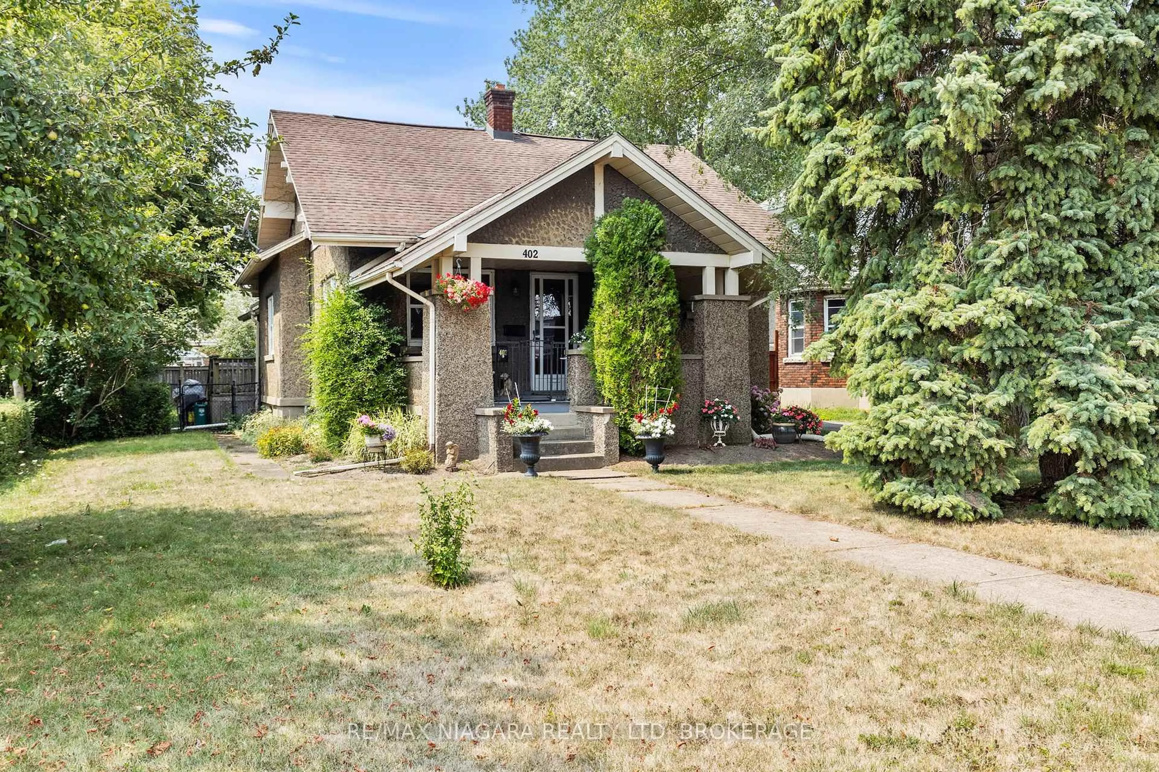 Home with brick exterior material, street for 402 King St, Port Colborne Ontario L3K 4H4
