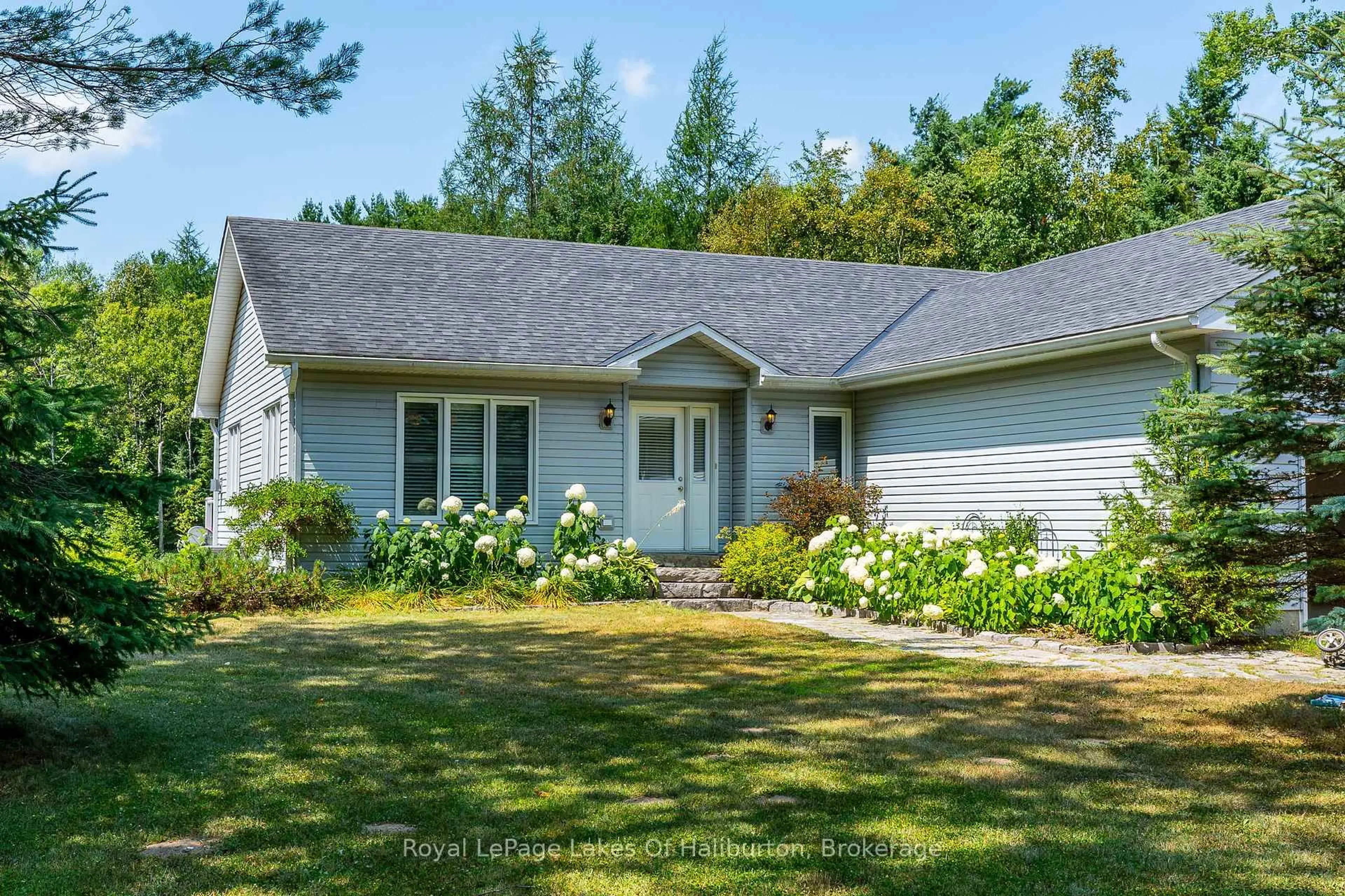 Home with vinyl exterior material, unknown for 1030 Sawdust Rd, Minden Hills Ontario K0M 2K0