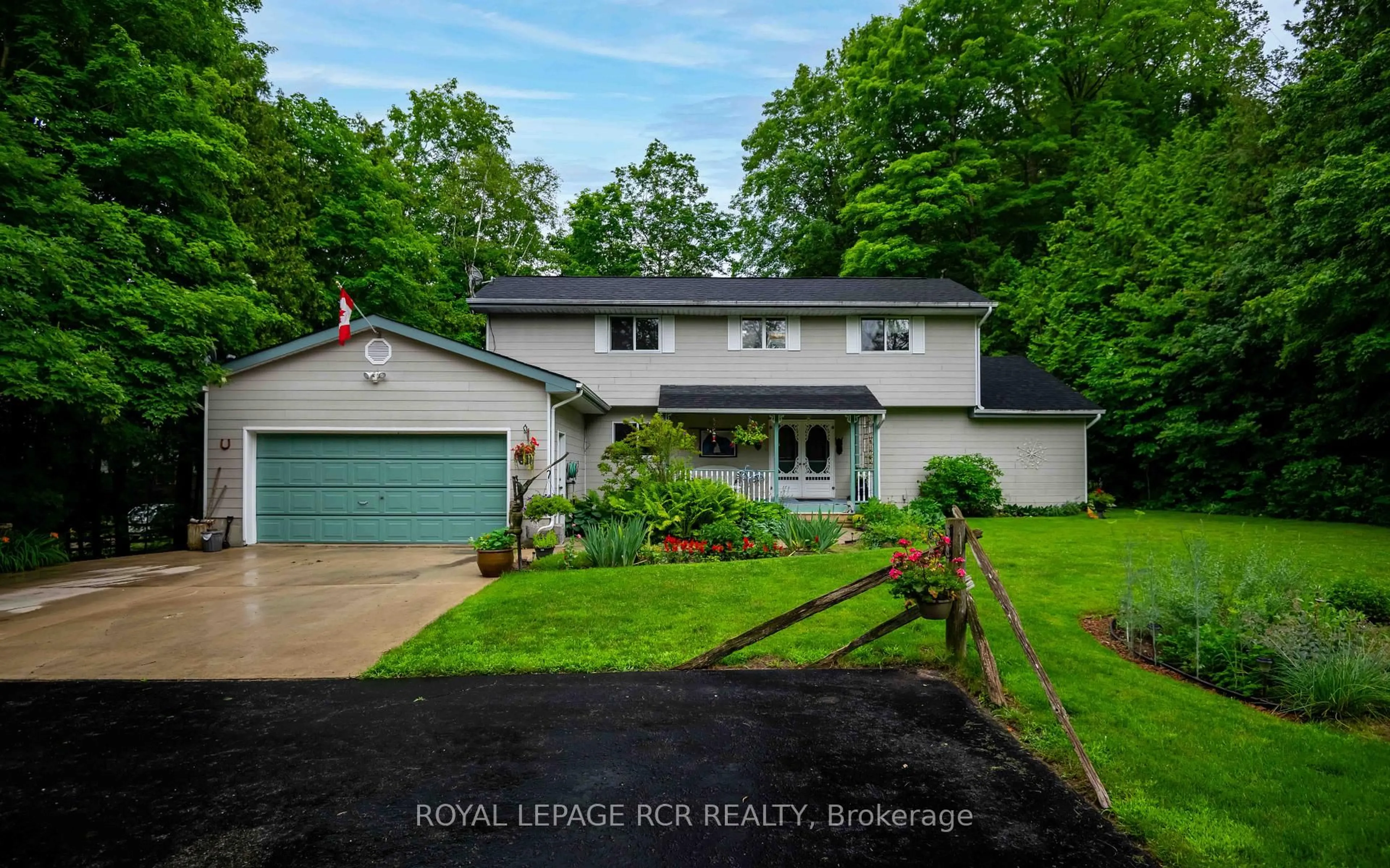 A pic from outside/outdoor area/front of a property/back of a property/a pic from drone, street for 308392 Hockley Rd, Mono Ontario L9W 6N4