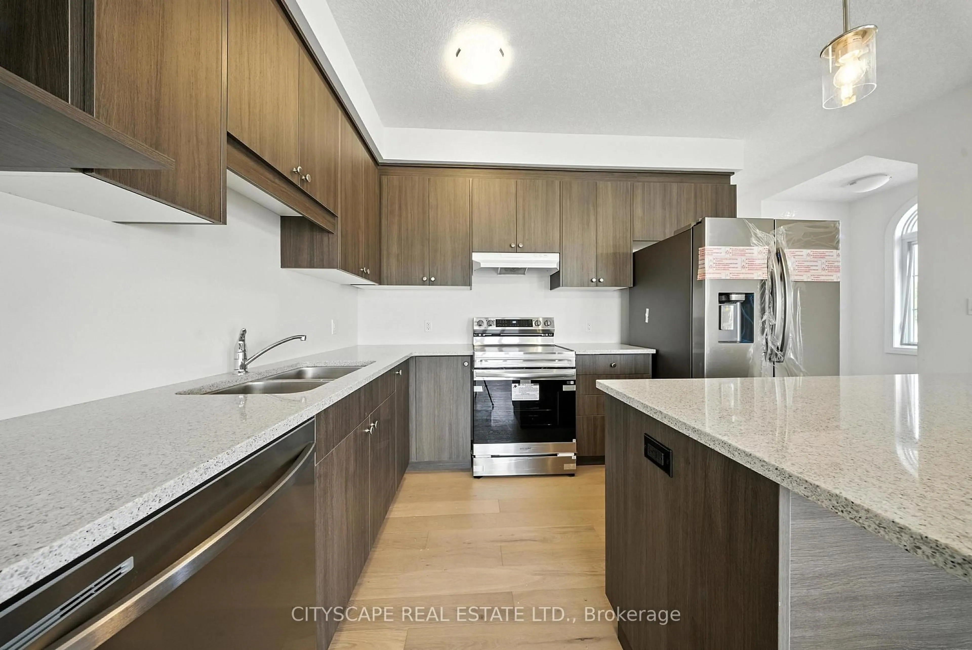 Standard kitchen, unknown for 39 Rivergreen Cres, Cambridge Ontario N1S 0G1