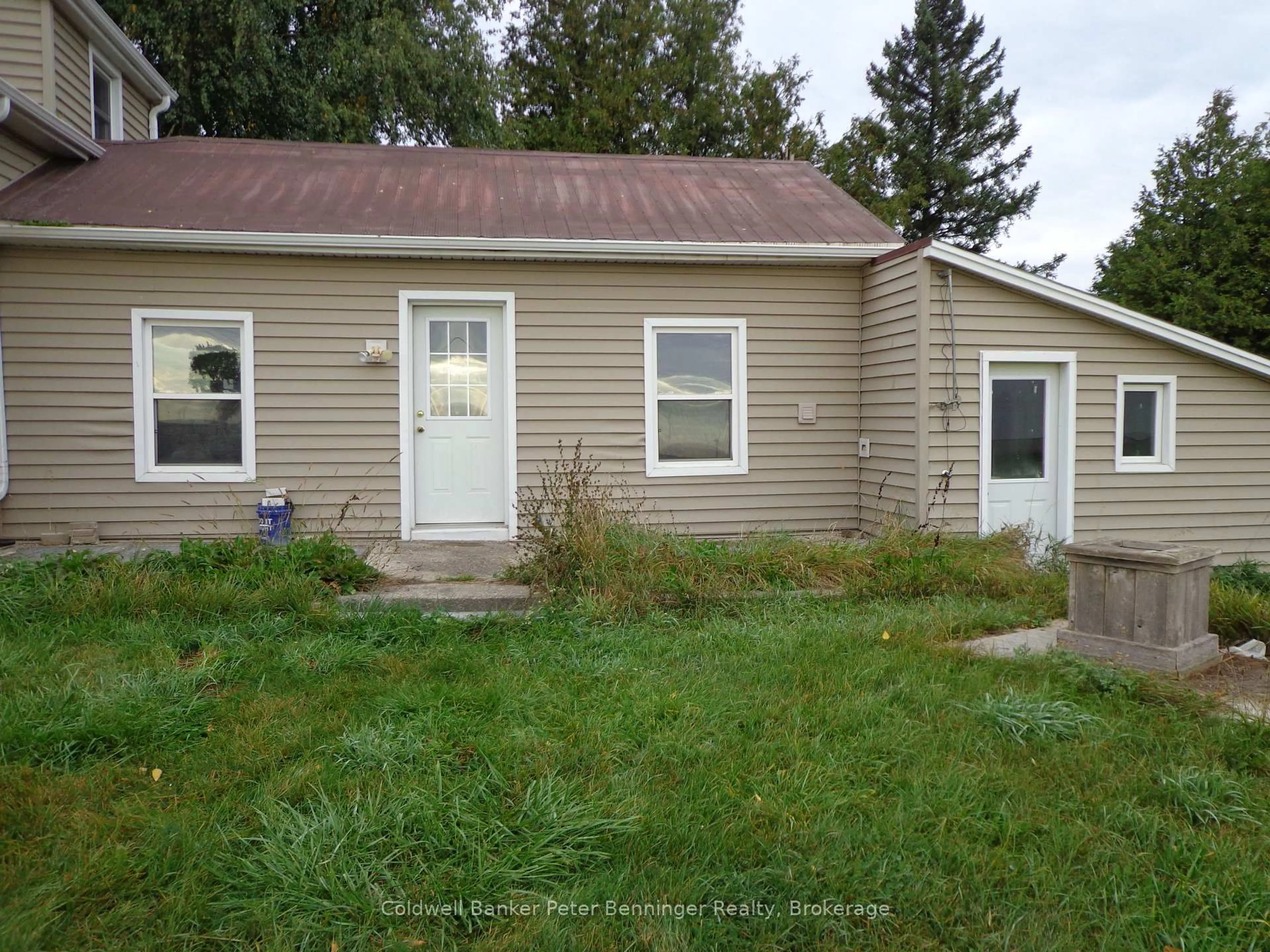 Home with vinyl exterior material, street for 1224 Concession 10 Concession, Kincardine Ontario N0G 2N0