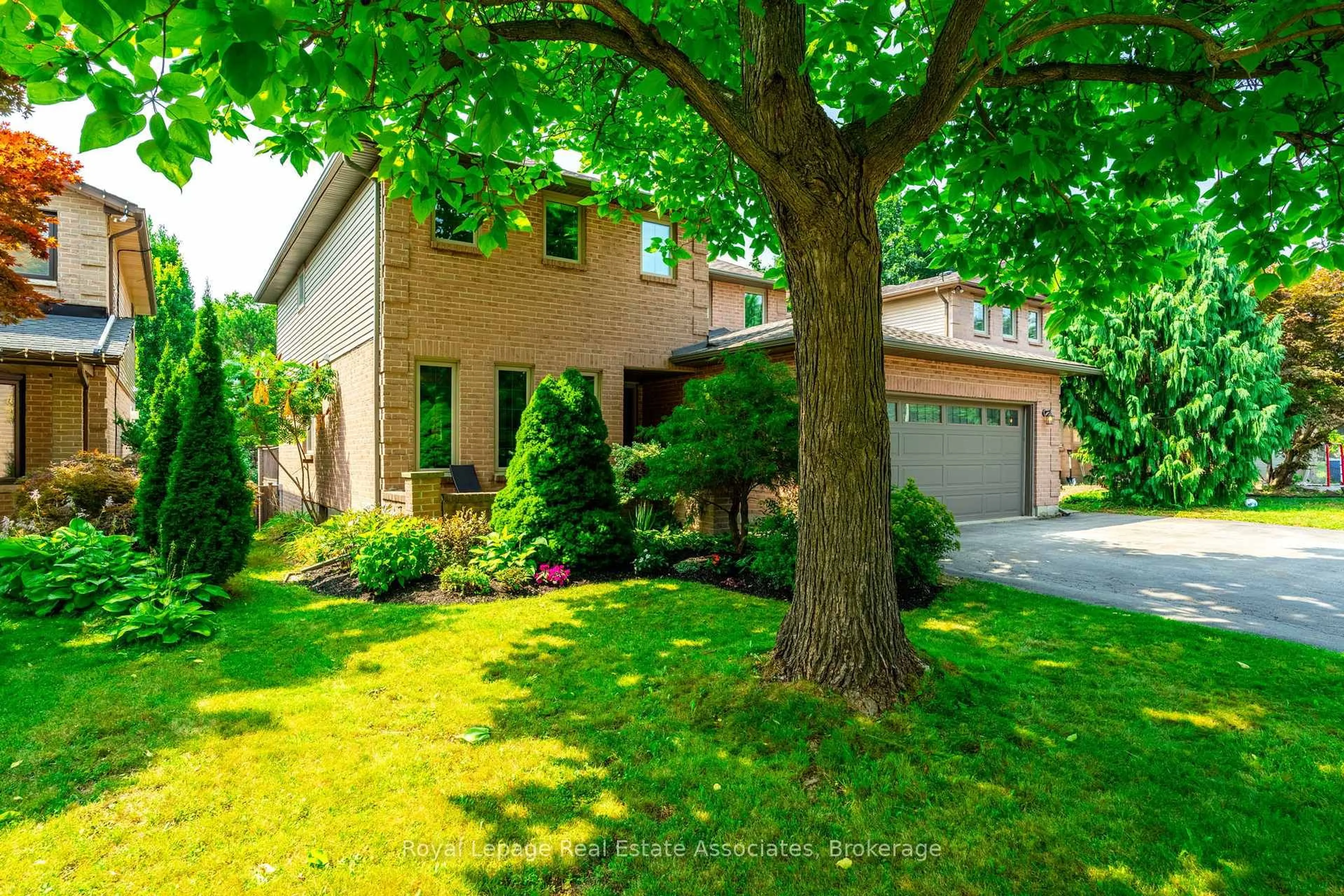 Unknown for 29 Laurendale Ave, Hamilton Ontario L8B 0B4