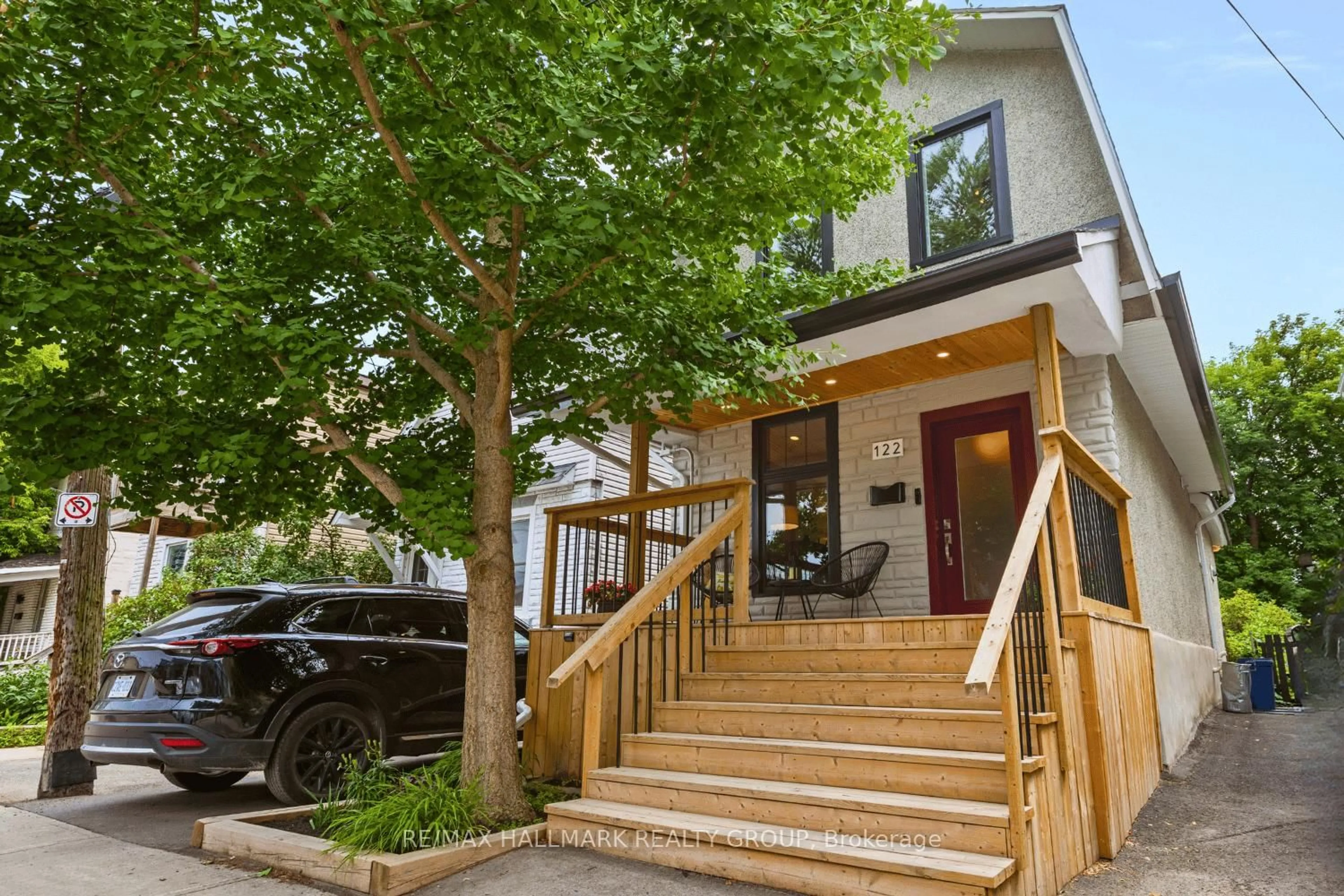 Unknown for 122 Pamilla St, Ottawa Ontario K1S 3L1
