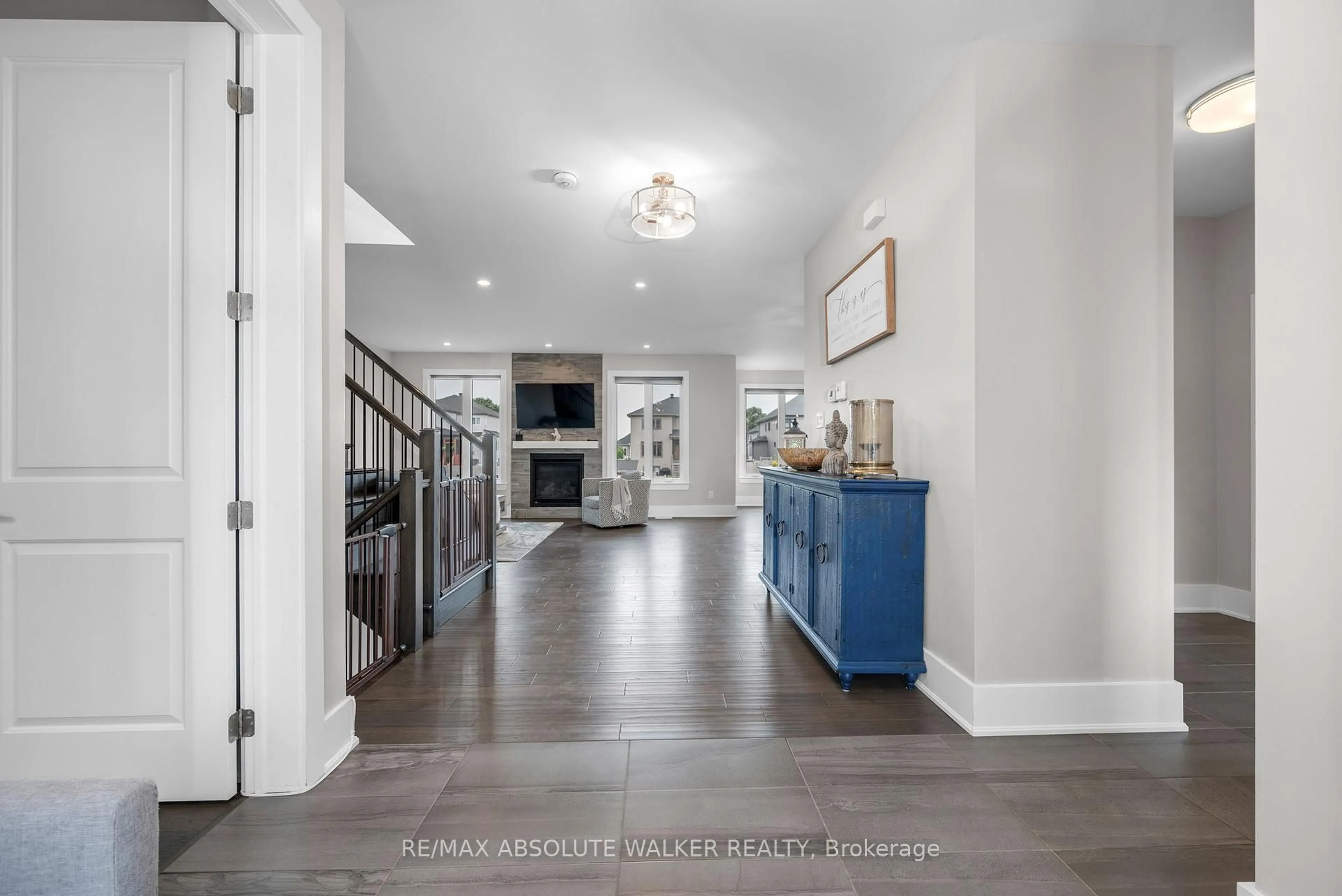 Indoor entryway for 46 Bryce Crt, Carleton Place Ontario K7A 0E5