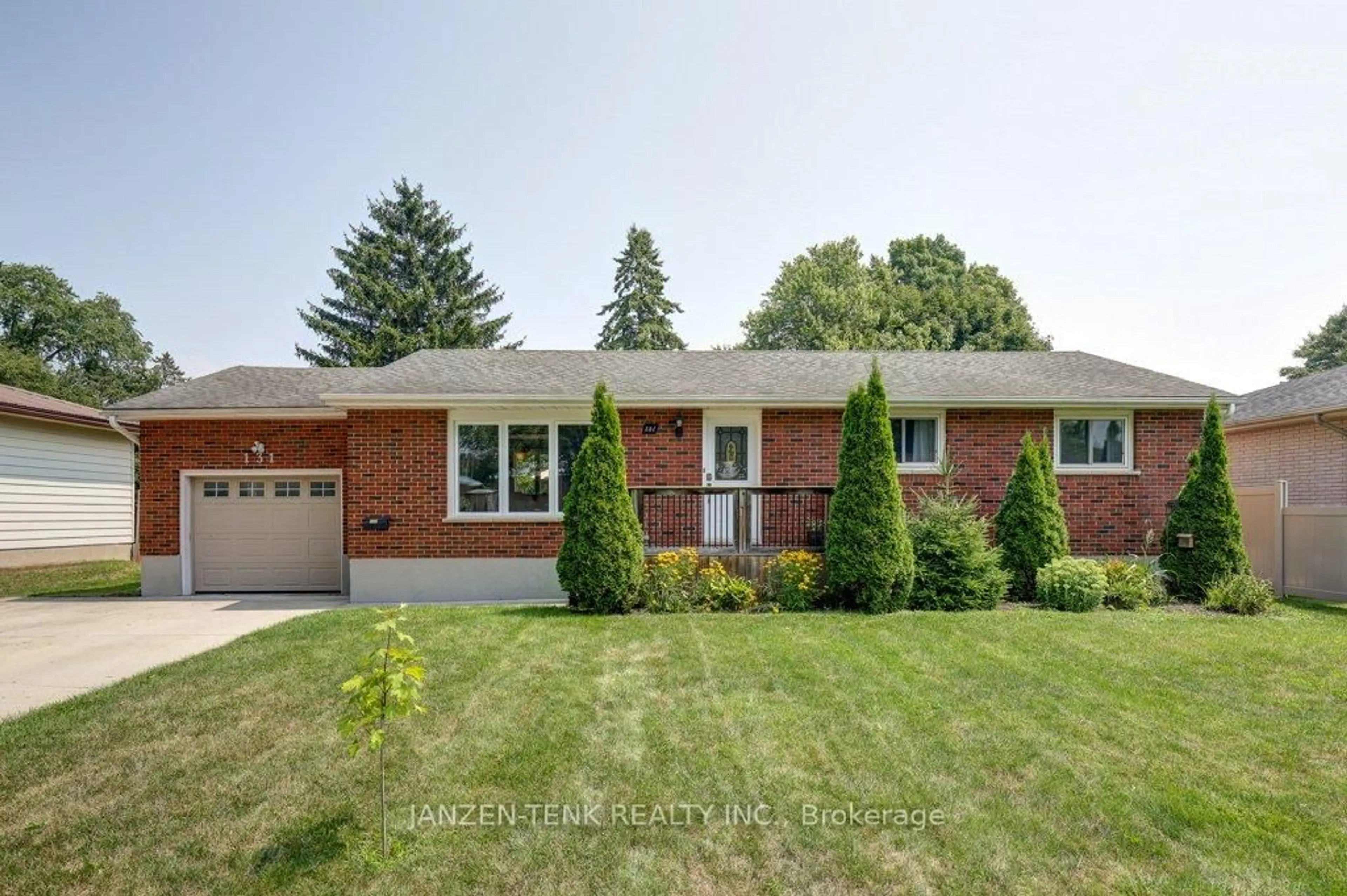 Home with brick exterior material, street for 131 Fourth Ave, Aylmer Ontario N5H 2L4