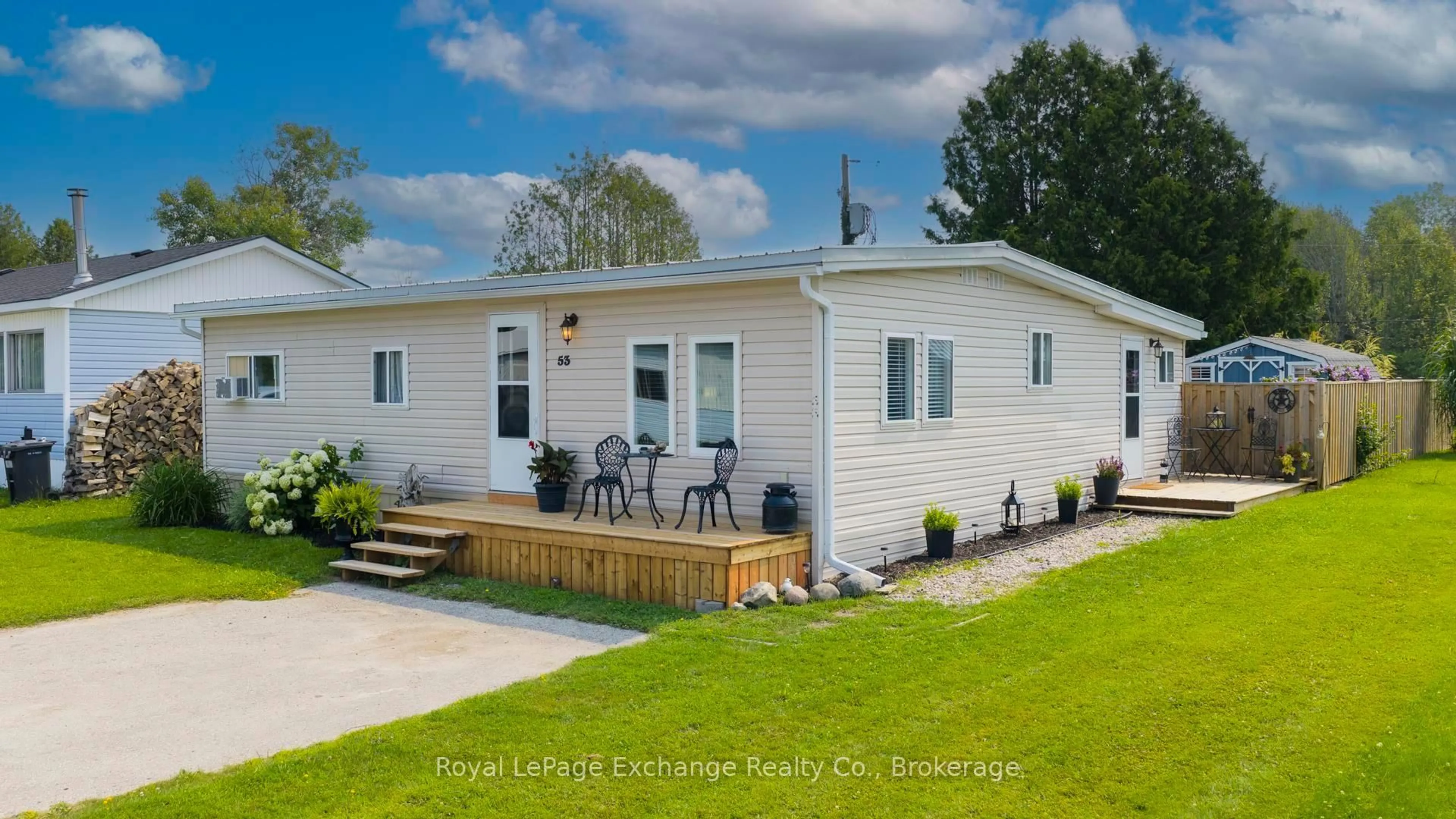 Home with vinyl exterior material, water/lake/river/ocean view for 53 Maplewood Blvd, Kincardine Ontario N0G 2T0