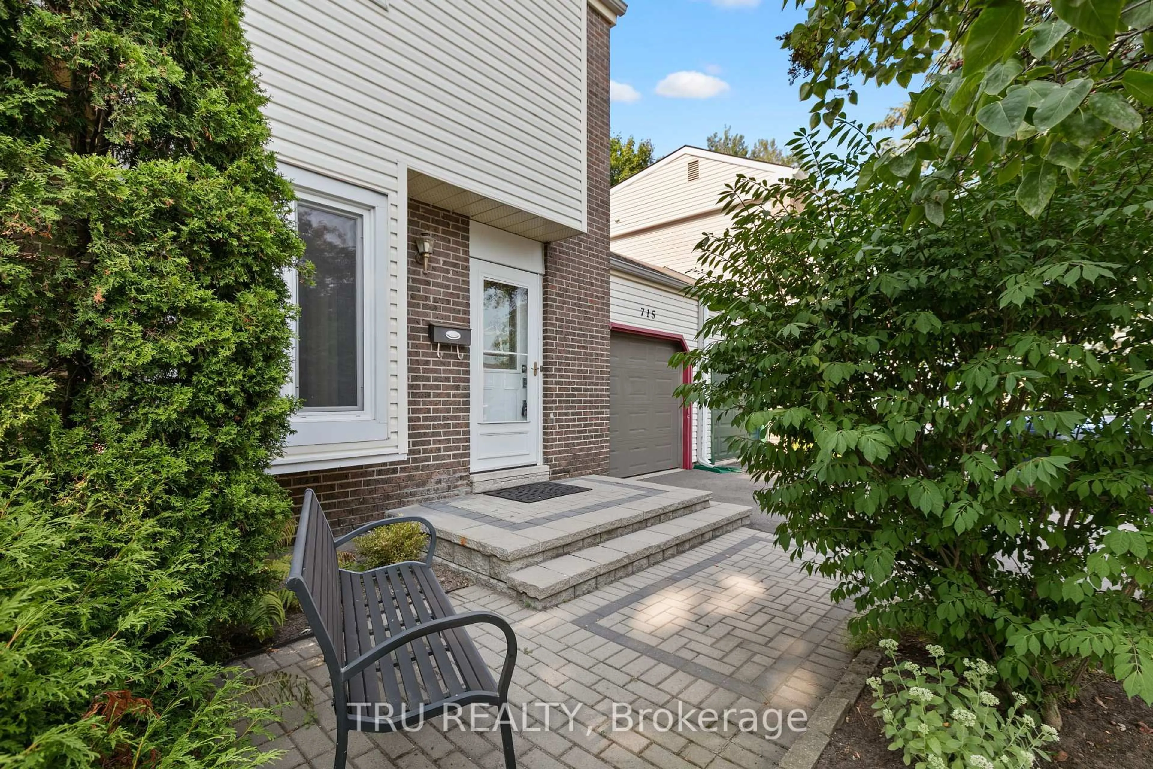 Unknown for 715 Mooneys Bay Pl, Ottawa Ontario K1V 8W4