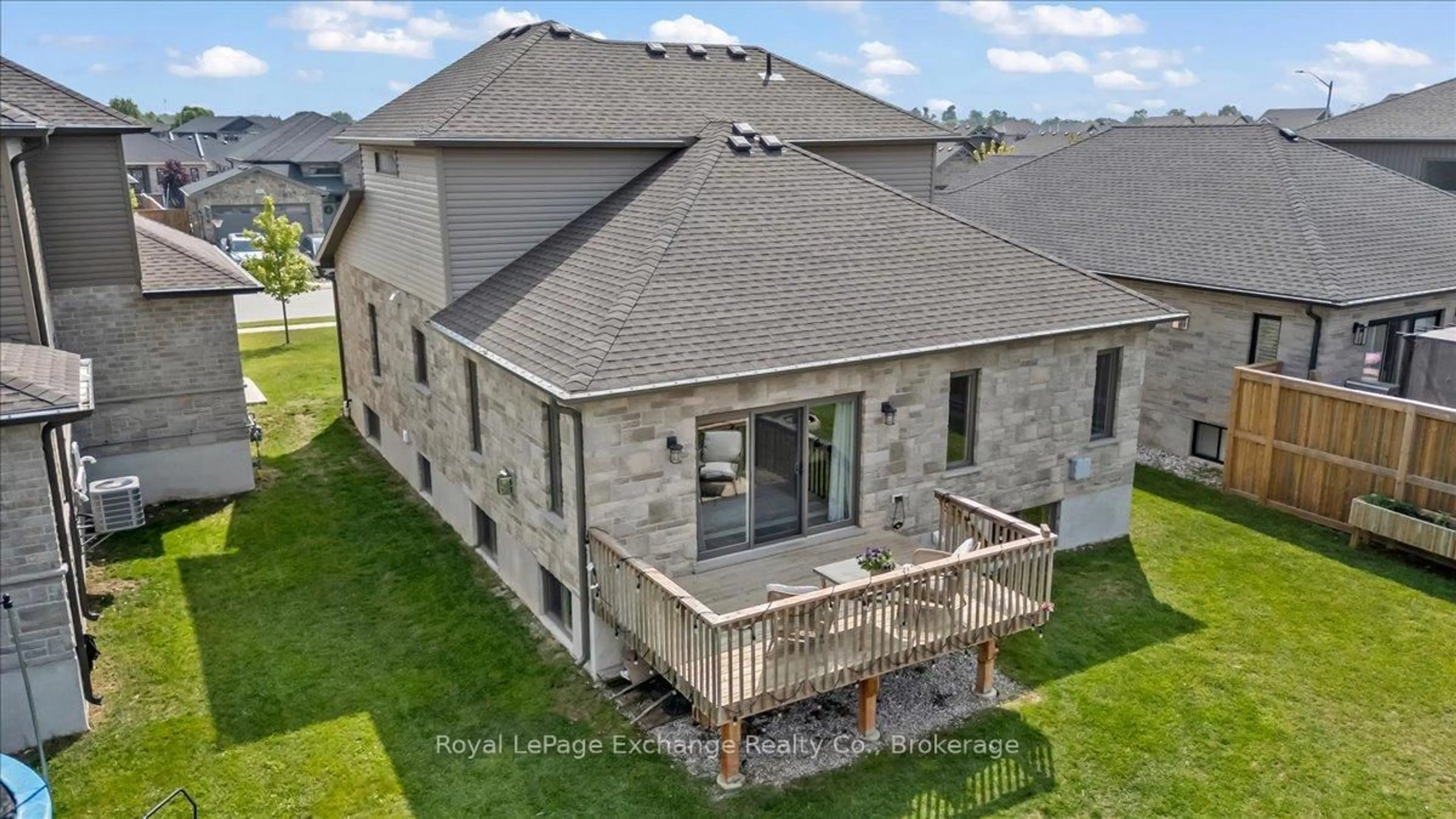 A pic from outside/outdoor area/front of a property/back of a property/a pic from drone, building for 383 Northport Dr, Saugeen Shores Ontario N0H 2C8