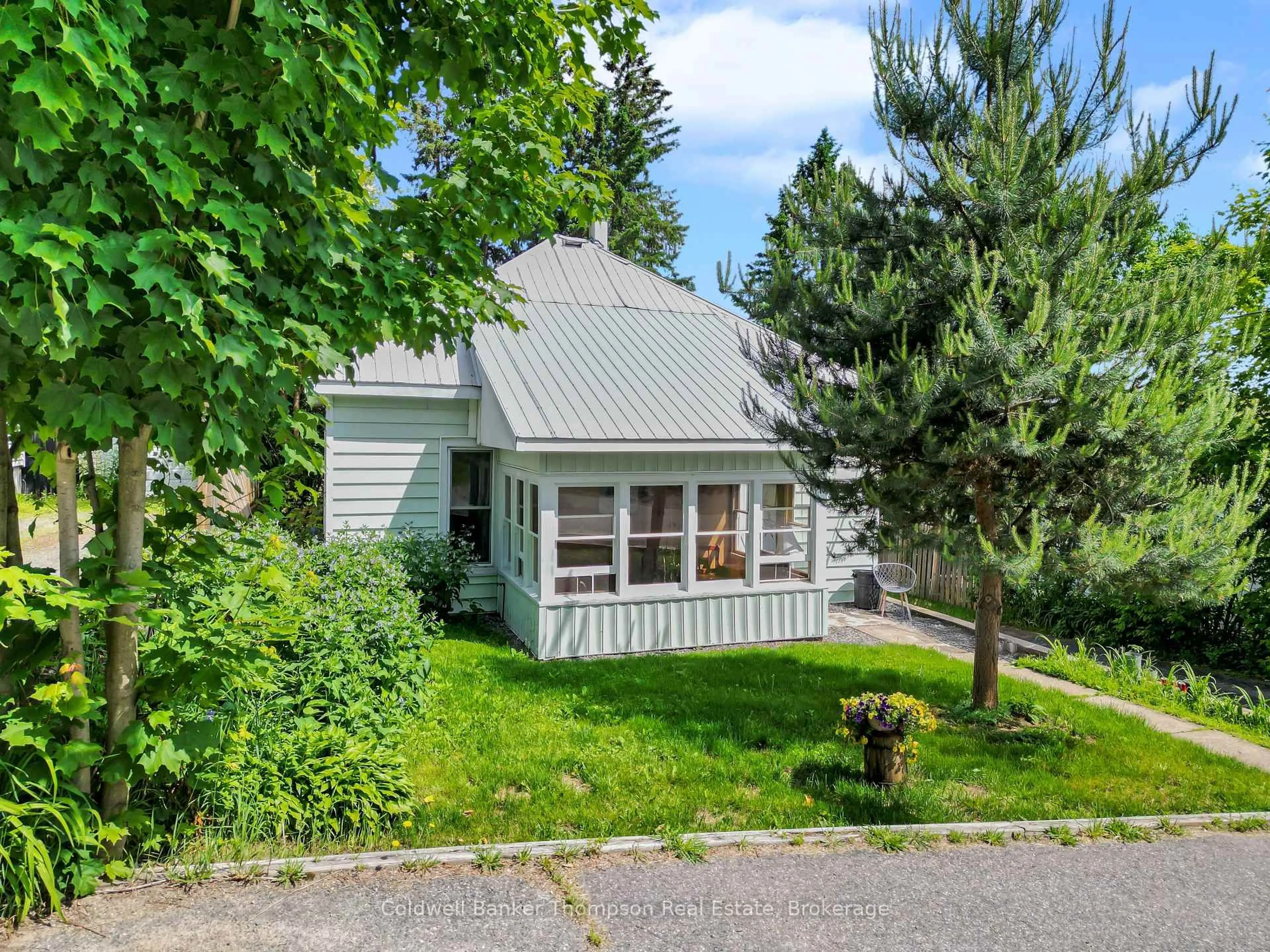 Unknown for 10 Duncan St, Huntsville Ontario P1H 1P6