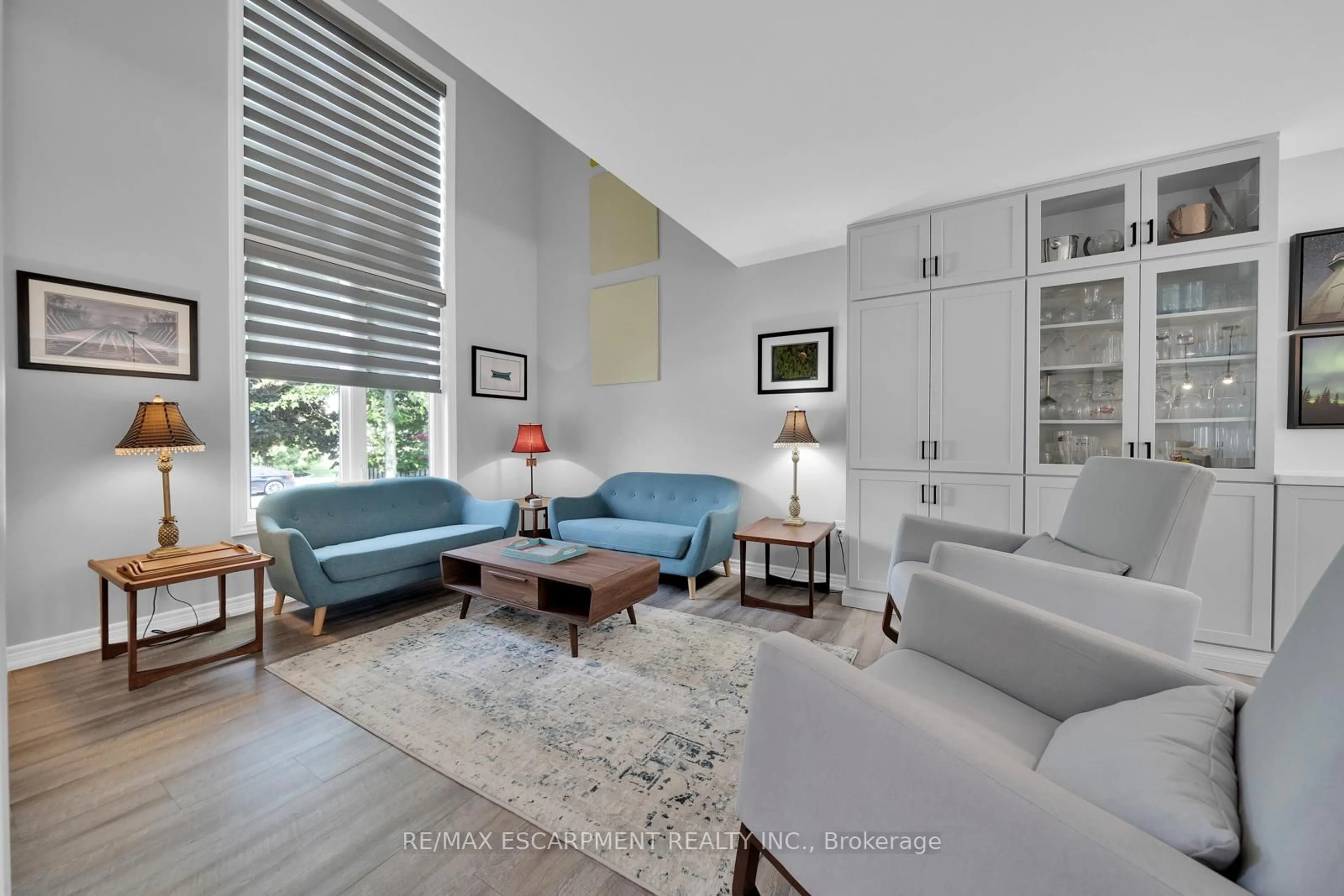 Living room with furniture, unknown for 3 Clansman Cres, Haldimand Ontario N3W 1H3