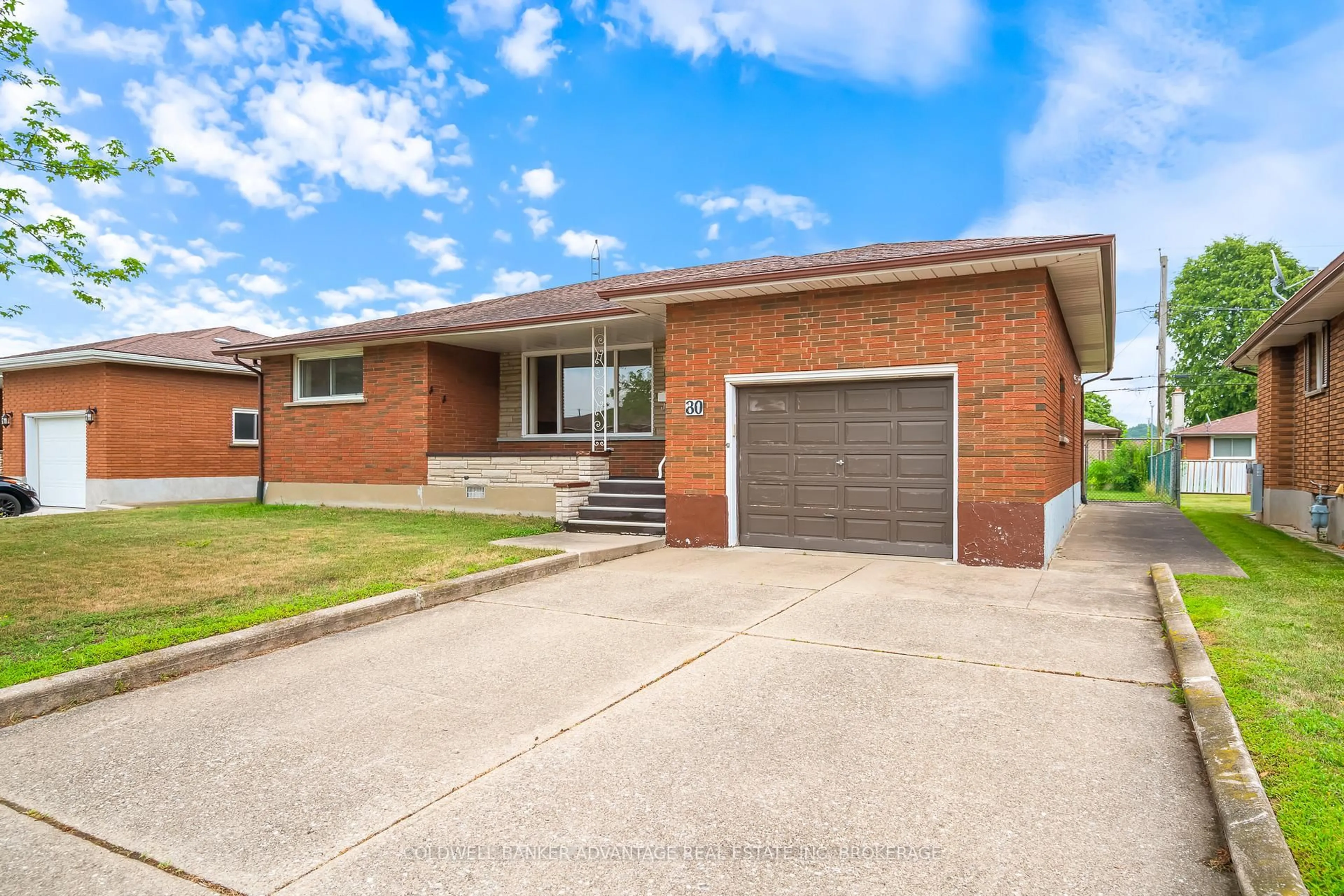 Home with brick exterior material, street for 80 Saint Andrews Ave, Welland Ontario L3B 1E4