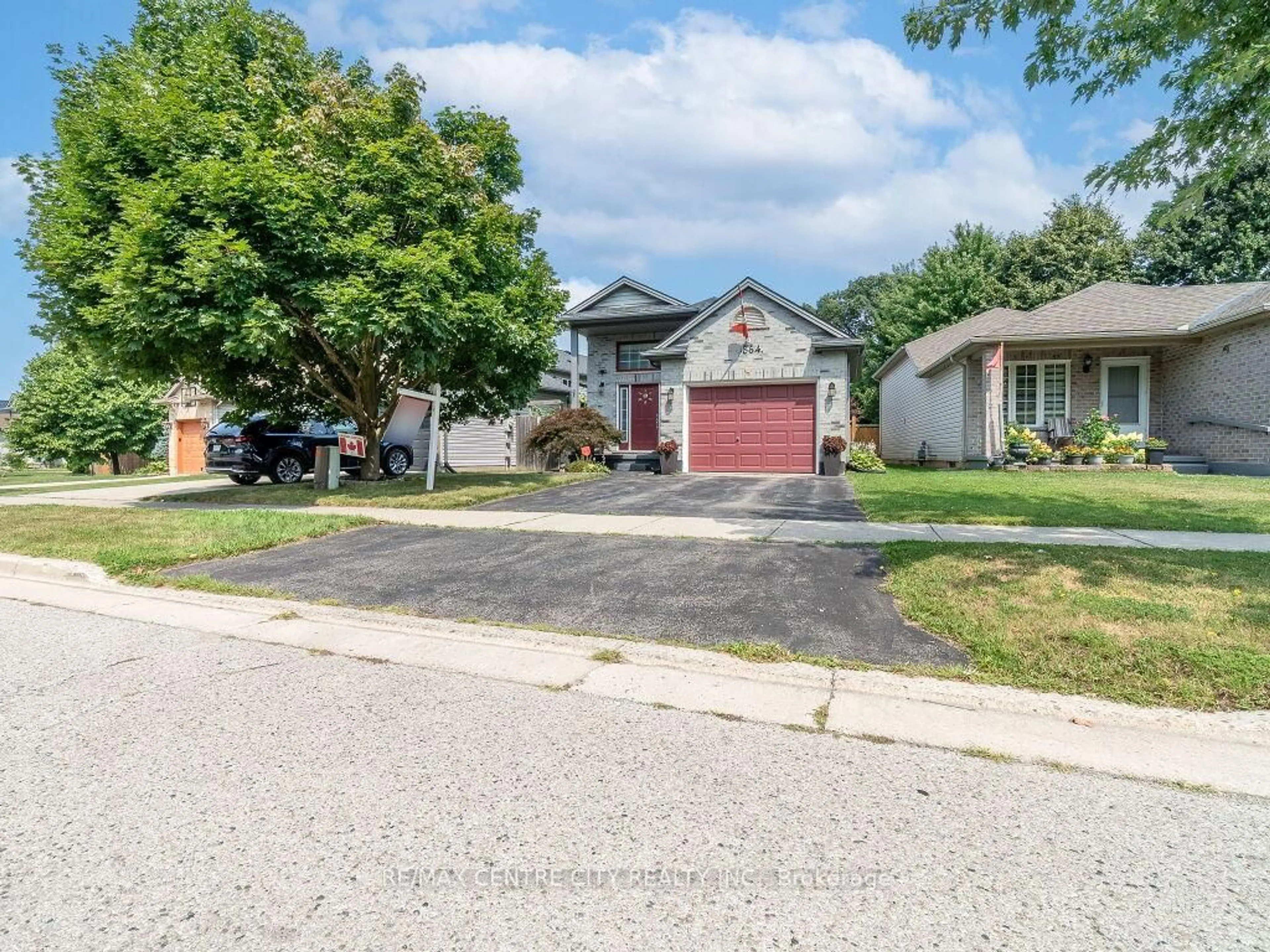 Unknown for 1864 Marconi Blvd, London East Ontario N5V 4Y3