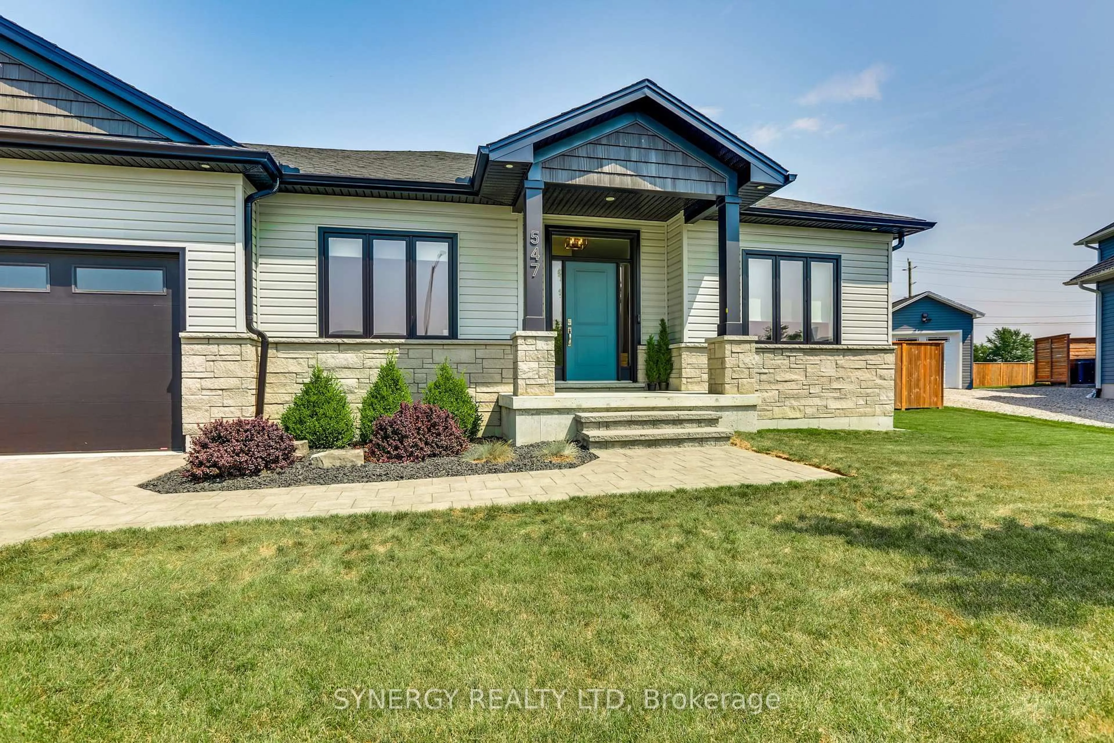 Home with brick exterior material, street for 547 Scenic Crt, Warwick Ontario N0M 2S0