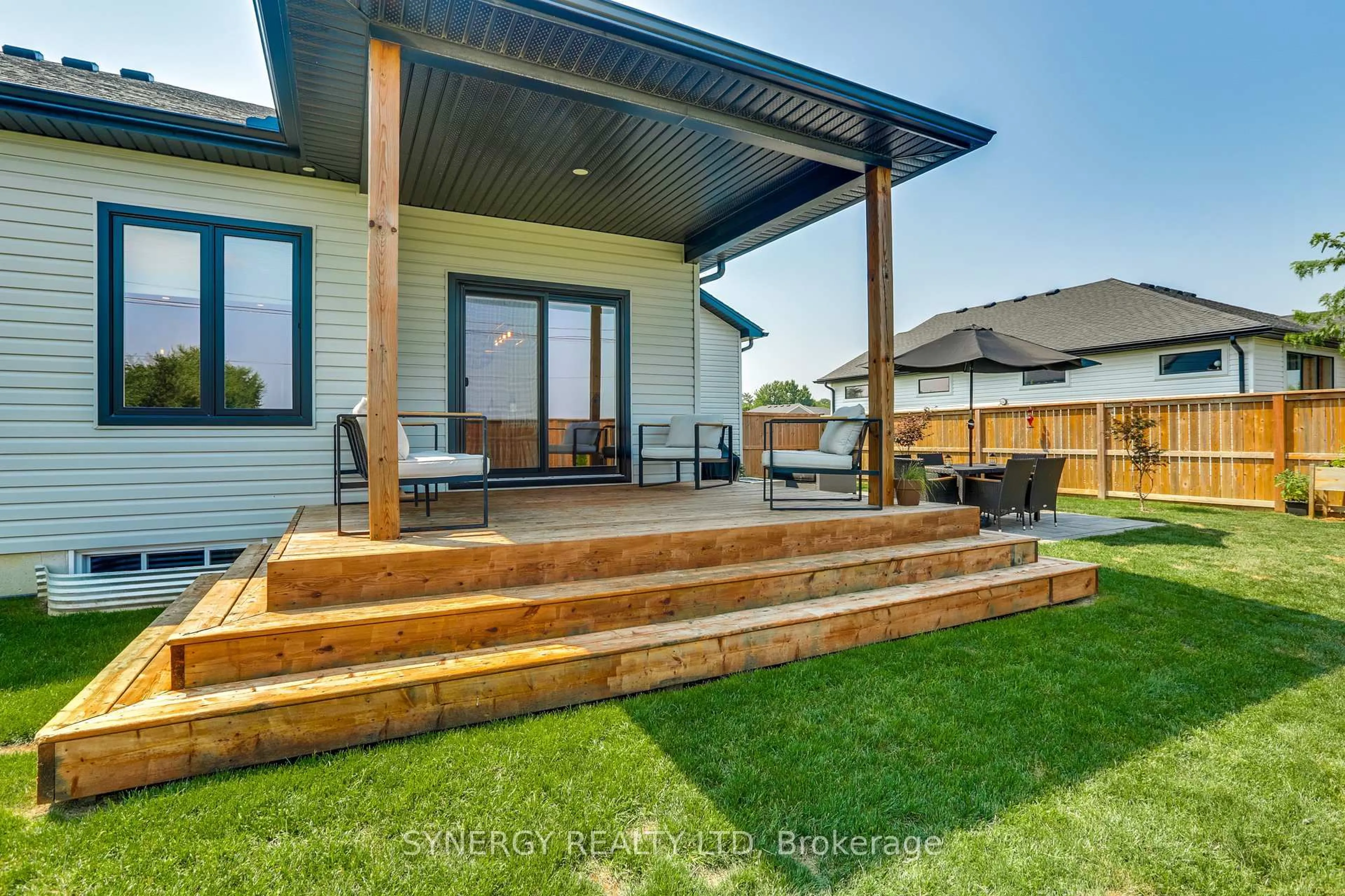 Patio, unknown for 547 Scenic Crt, Warwick Ontario N0M 2S0
