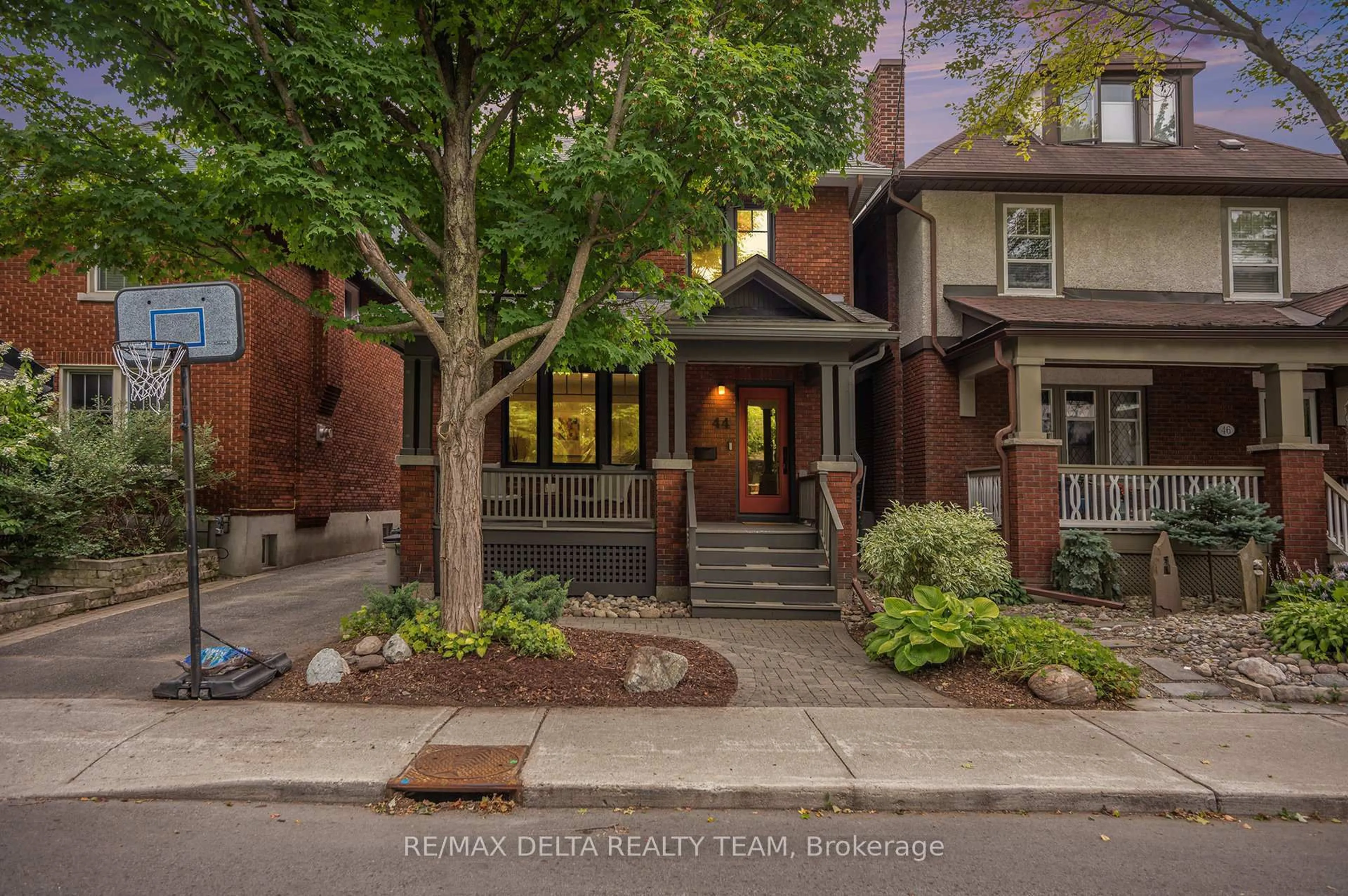 Home with brick exterior material, street for 44 Renfrew Ave, Ottawa Ontario K1S 1Z5