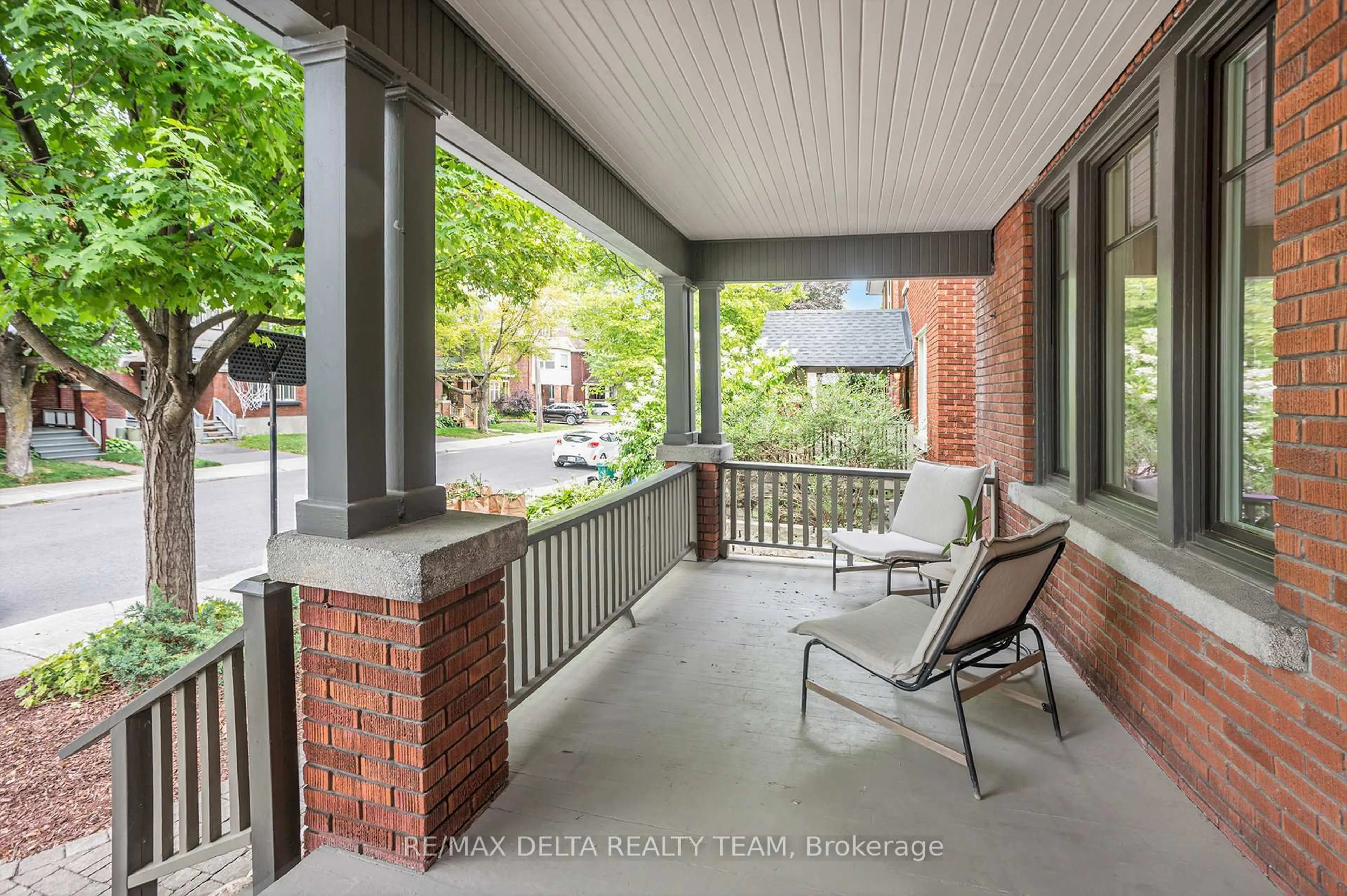 Patio, street for 44 Renfrew Ave, Ottawa Ontario K1S 1Z5