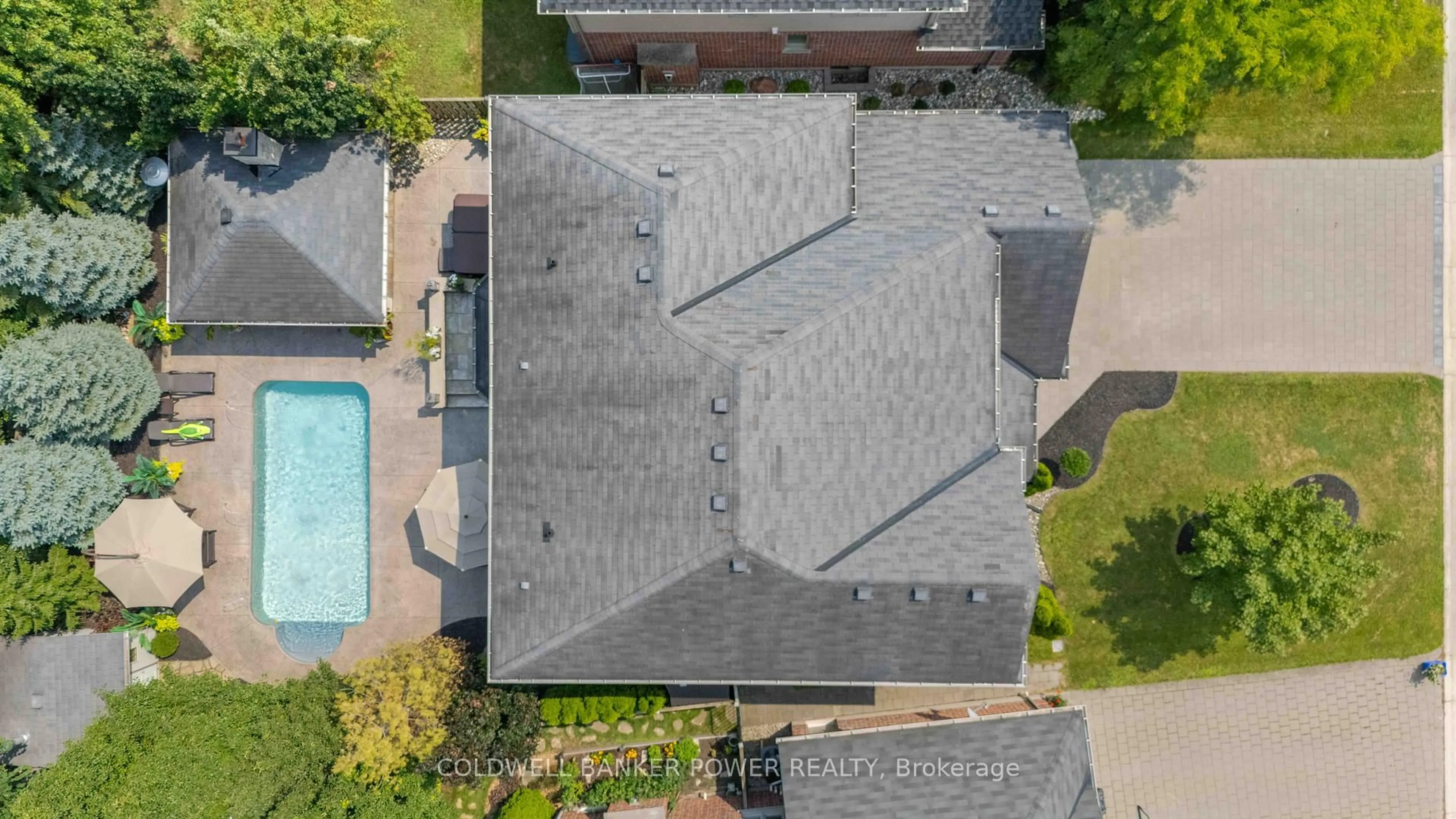 A pic from outside/outdoor area/front of a property/back of a property/a pic from drone, unknown for 1945 Riverbend Rd, London South Ontario N6K 0A2