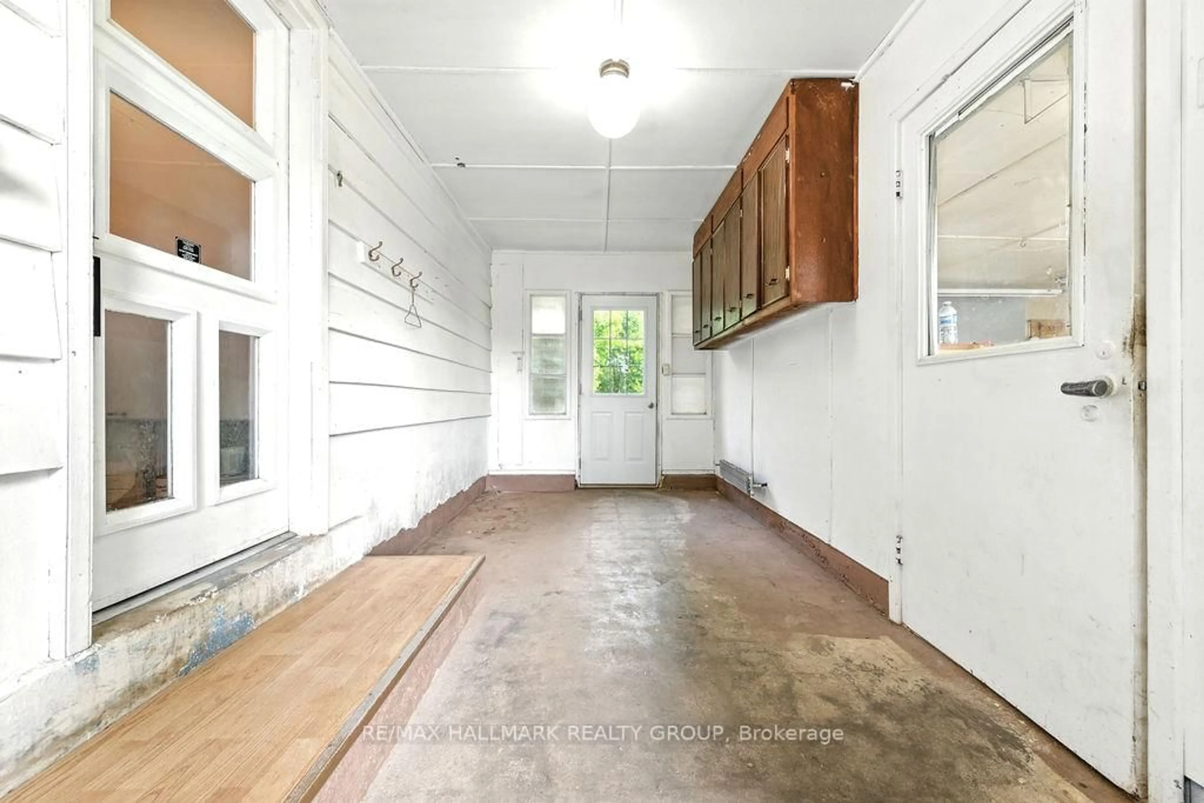 Indoor entryway for 768 Russett Dr, Arnprior Ontario K7S 3G8