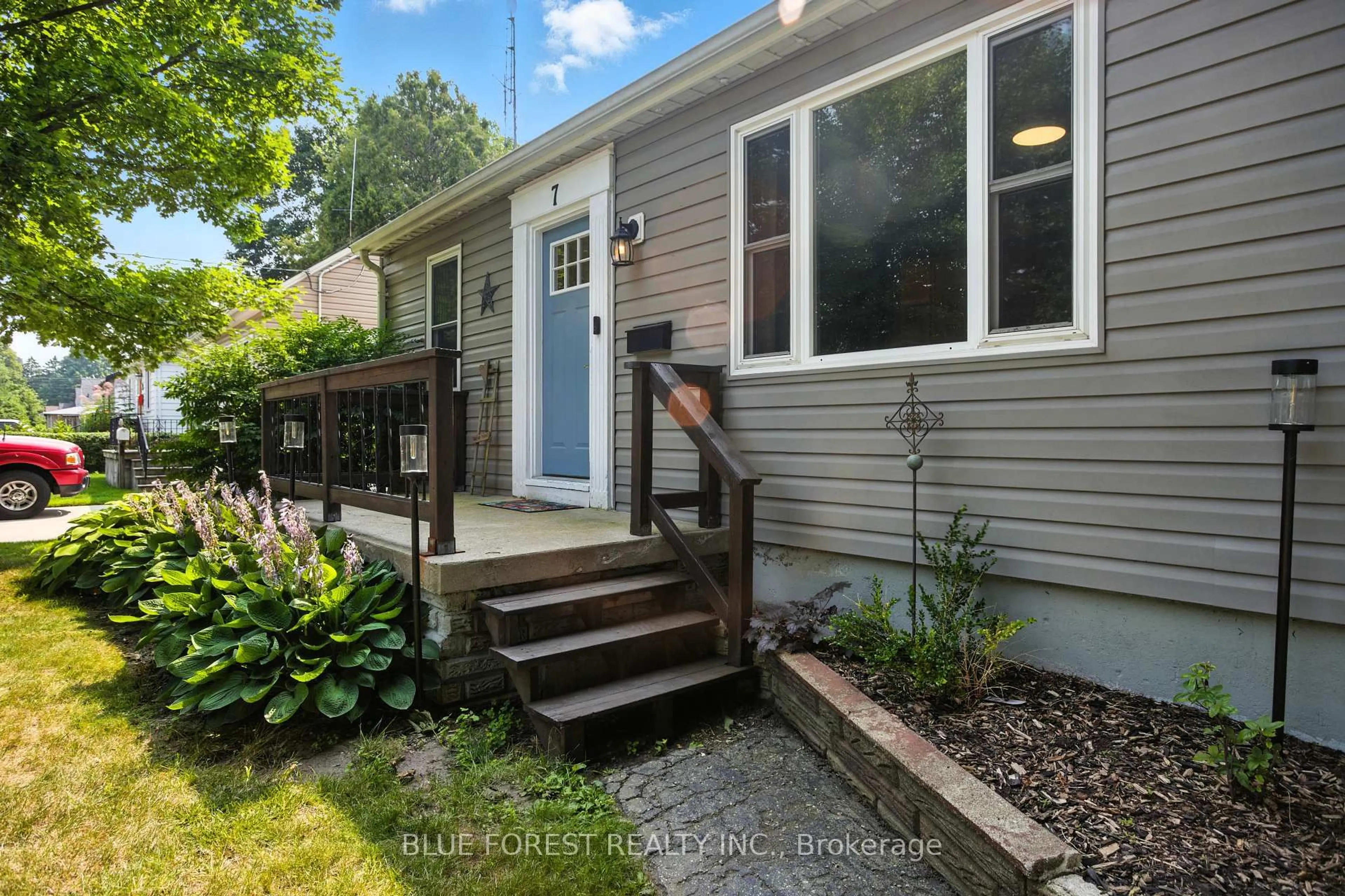 Home with vinyl exterior material, street for 7 Magee St, London East Ontario N5W 1C5