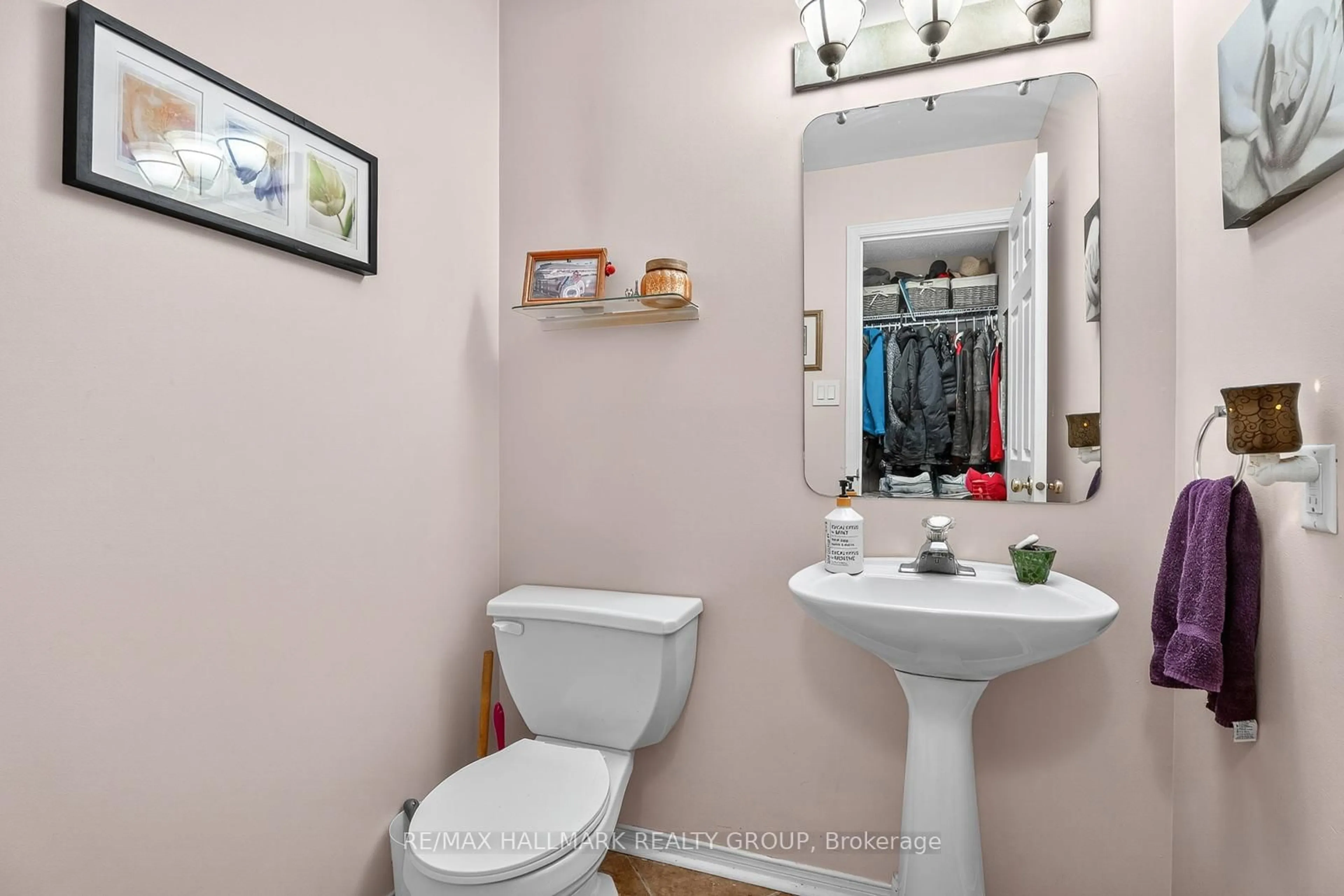 Standard bathroom, ceramic/tile floor for 6212 Arbourwood Dr, Orleans Ontario K1C 7L6