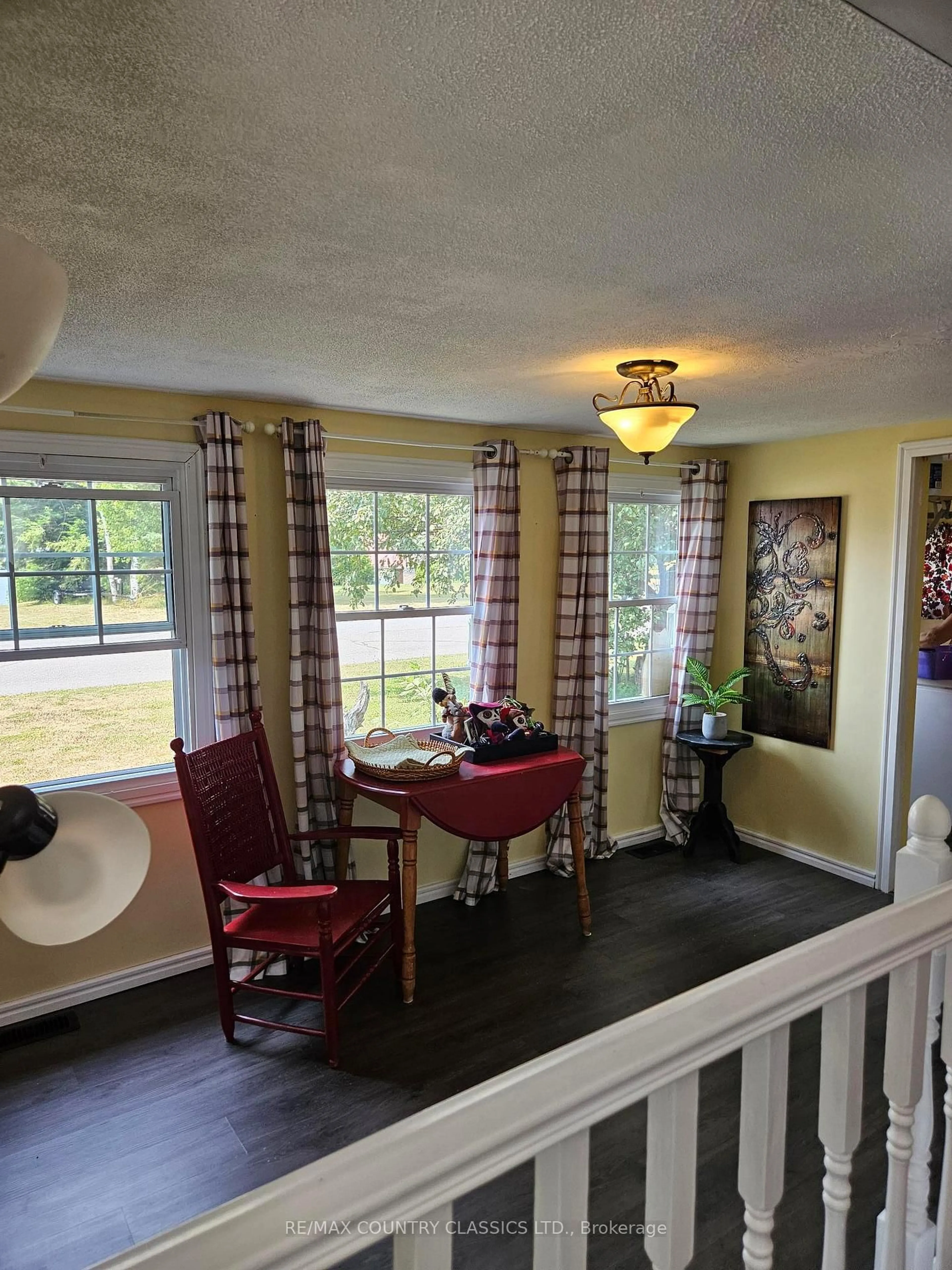 Dining room, unknown for 39 Lake St, South Algonquin Ontario K0J 2M0