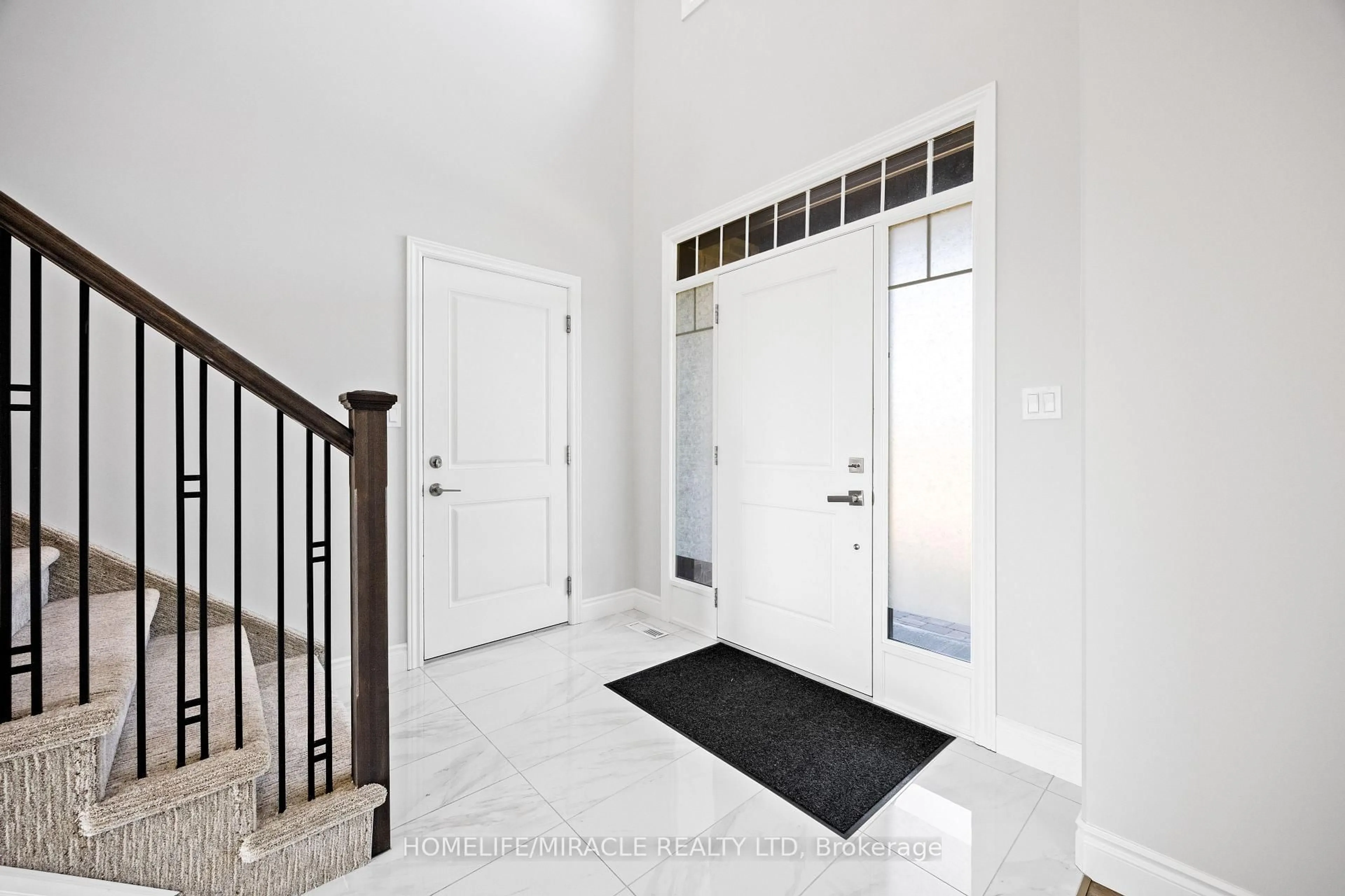 Indoor entryway for 15 Mavety Crt, Belleville Ontario K8N 0R6