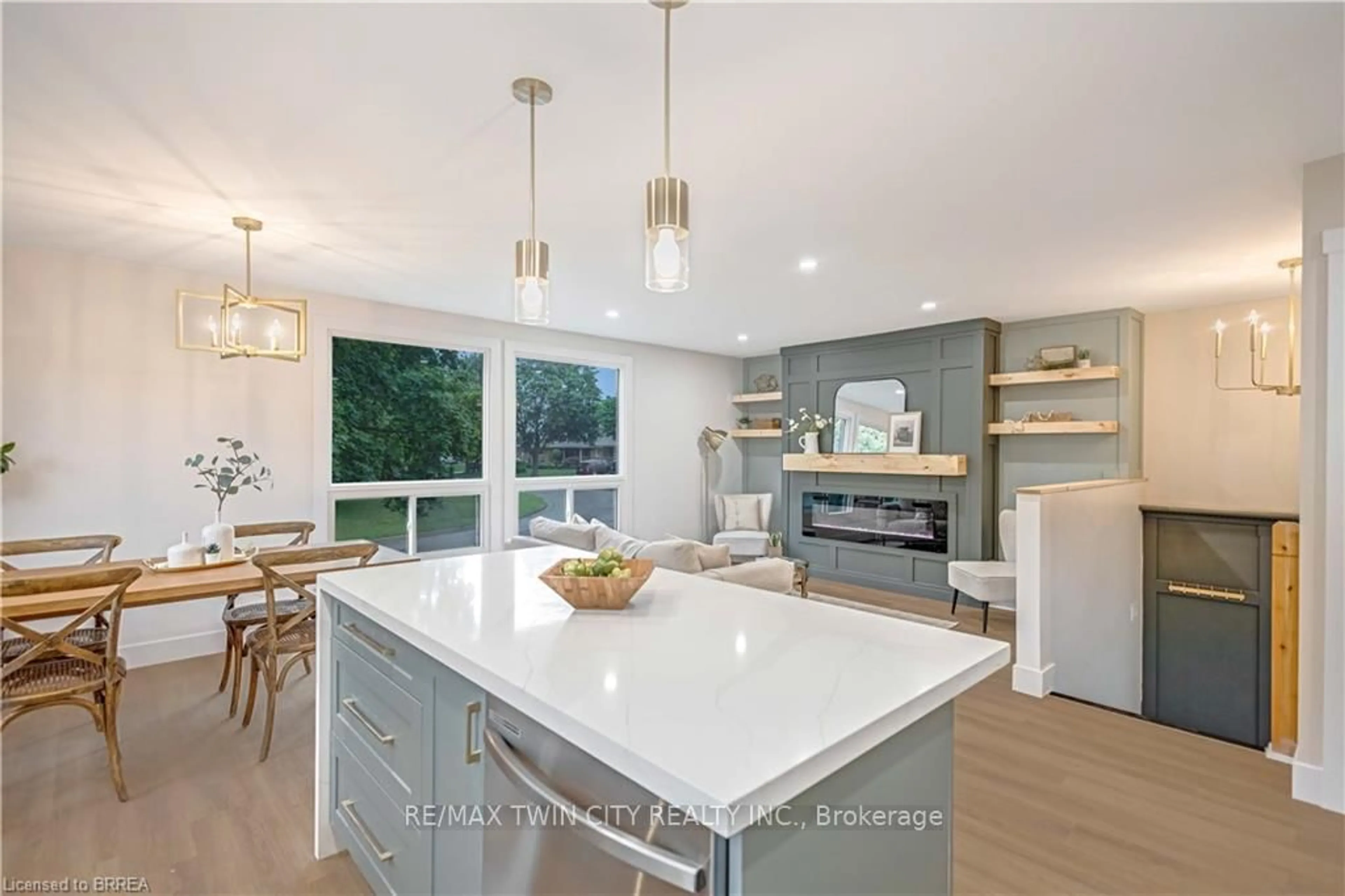 Open concept kitchen, unknown for 28 Crestlynn Cres, Norfolk Ontario N3Y 4V8