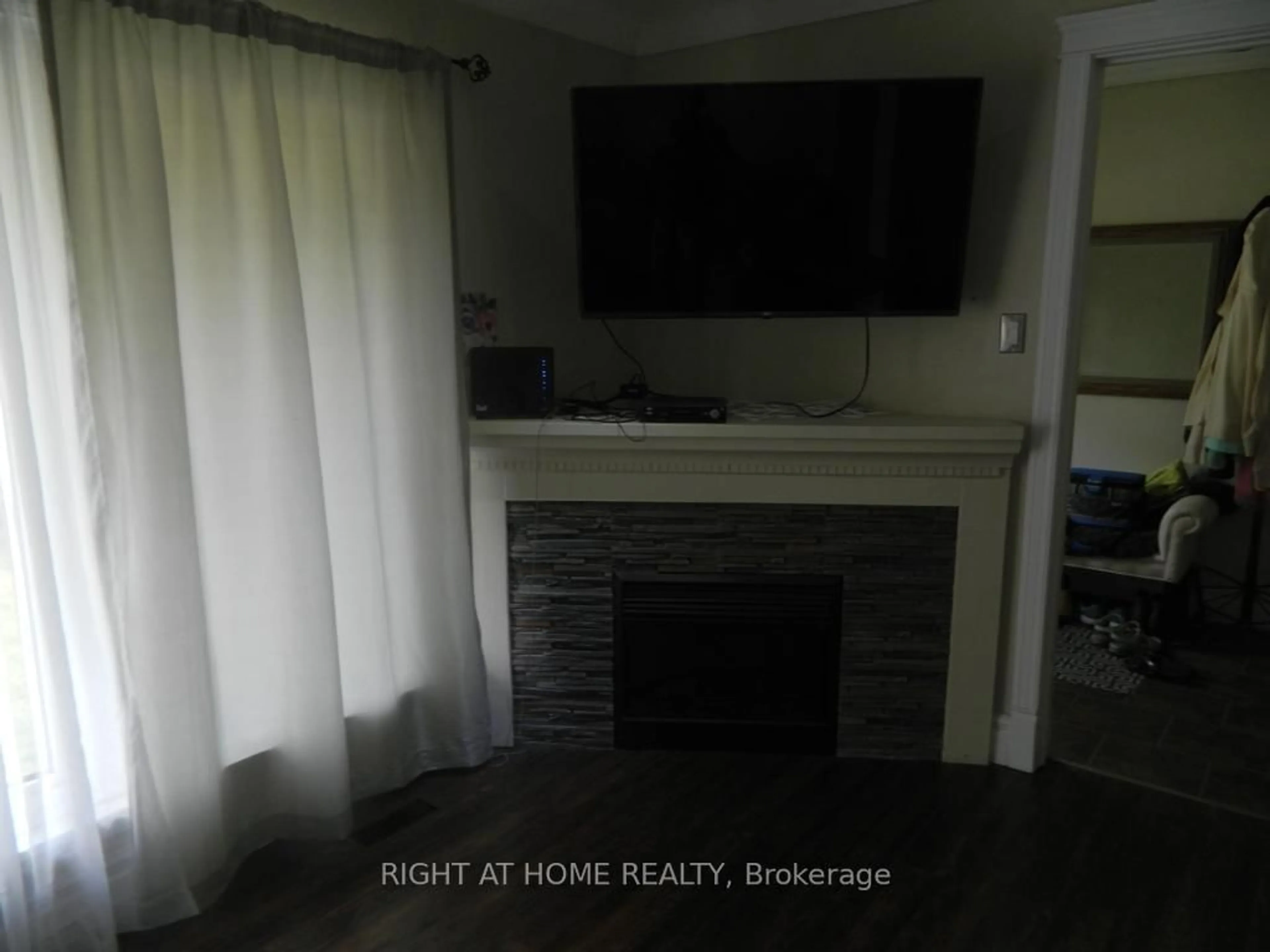 A pic of a room for 3261 Prior Cres, Niagara Falls Ontario L2J 3B2