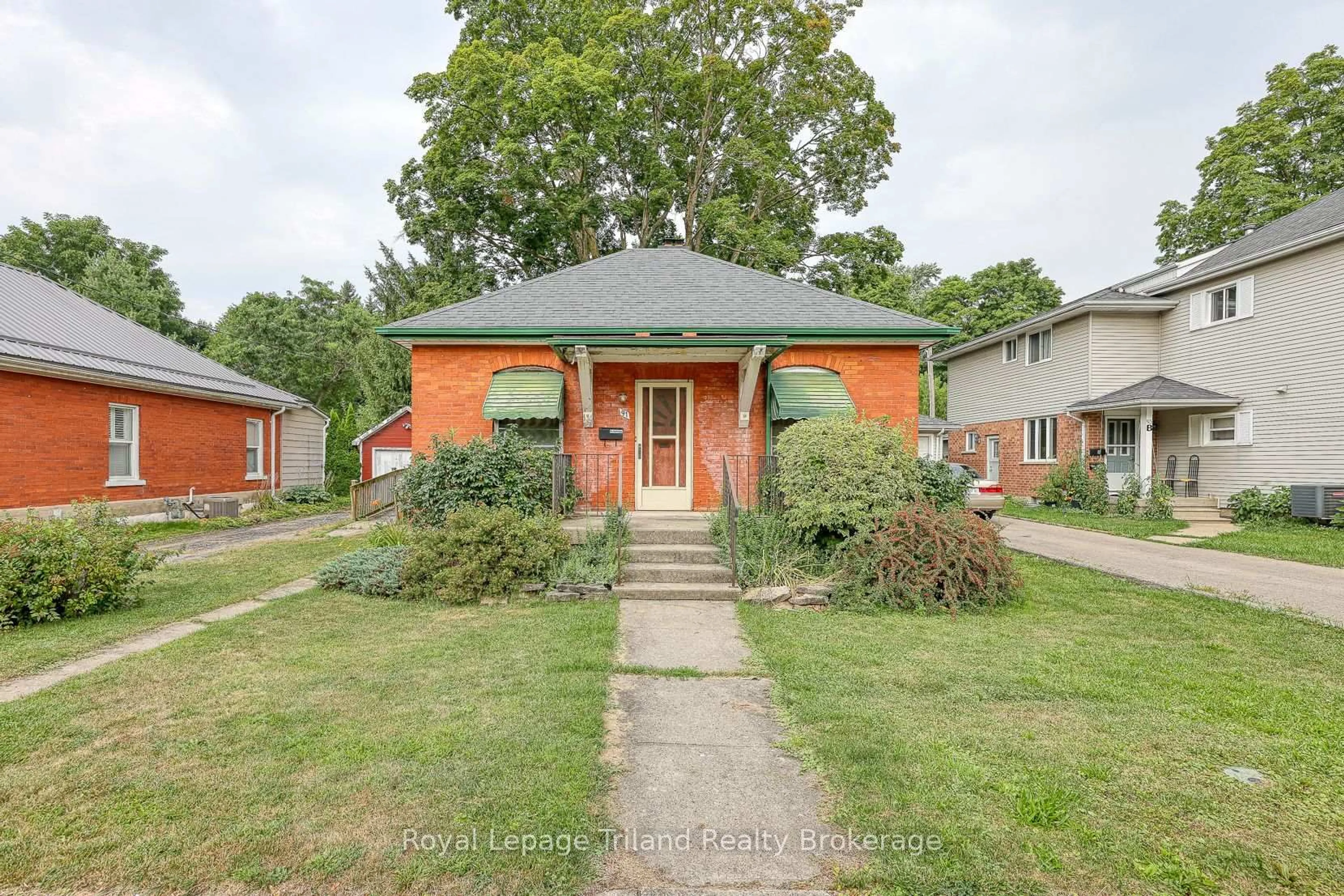 Home with brick exterior material, street for 91 Winniett St, Woodstock Ontario N4S 5Z6