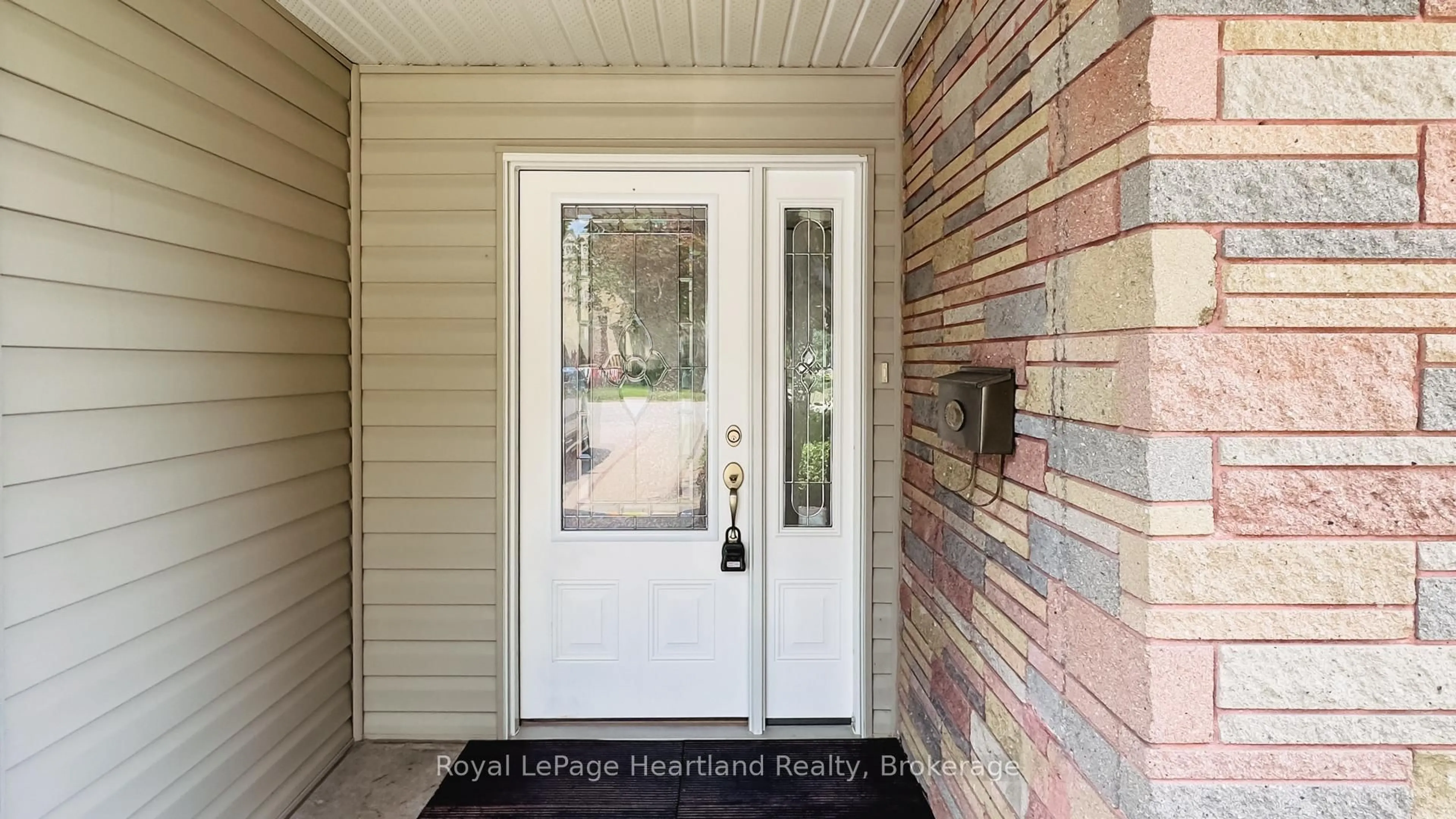 Indoor entryway for 218 Princess St, Central Huron Ontario N0M 1L0