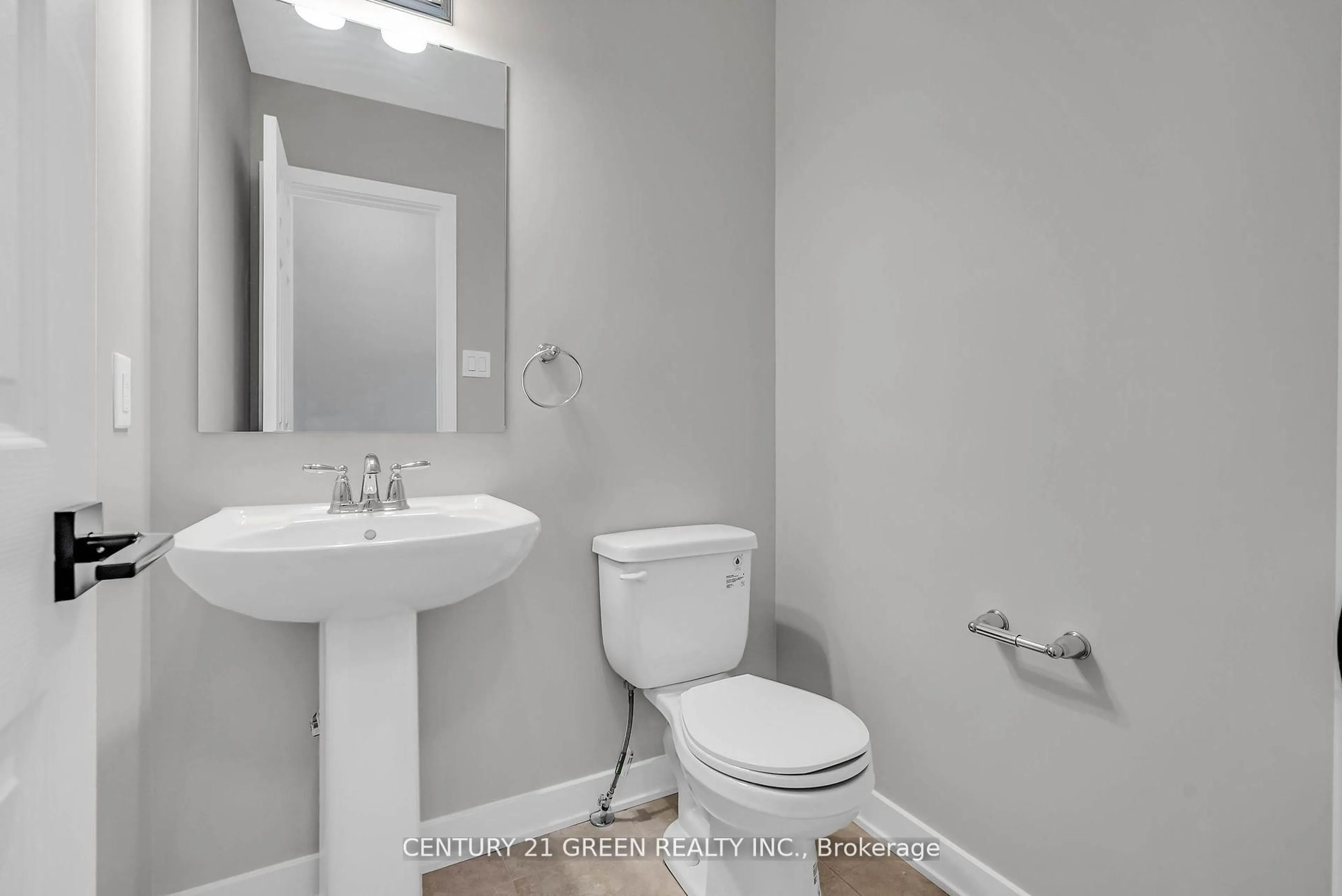 Standard bathroom, unknown for 2183 Winsome Terr, Orleans Ontario K4A 5M9