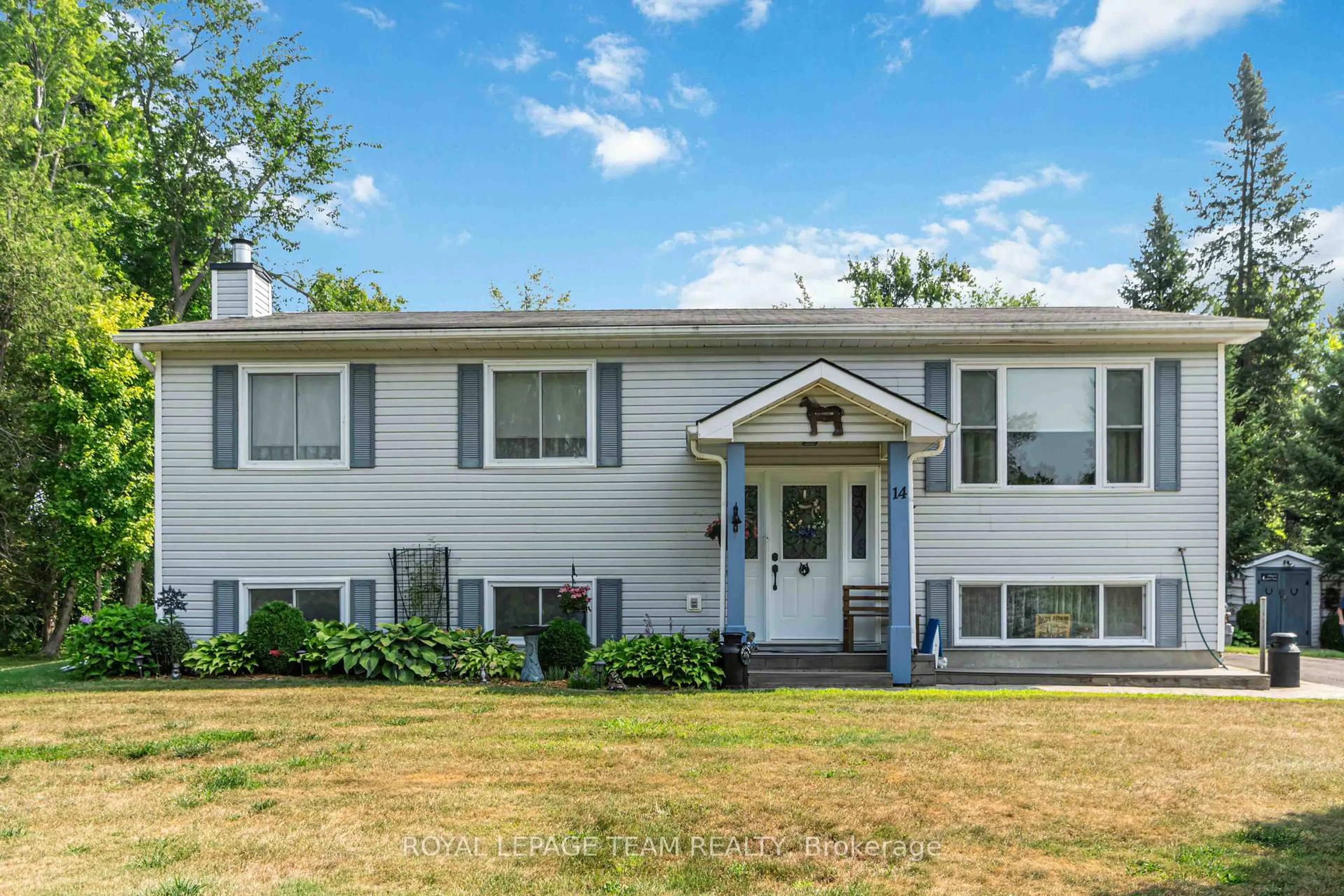 Home with vinyl exterior material, unknown for 14 Mountain Ash Dr, North Grenville Ontario K0G 1J0