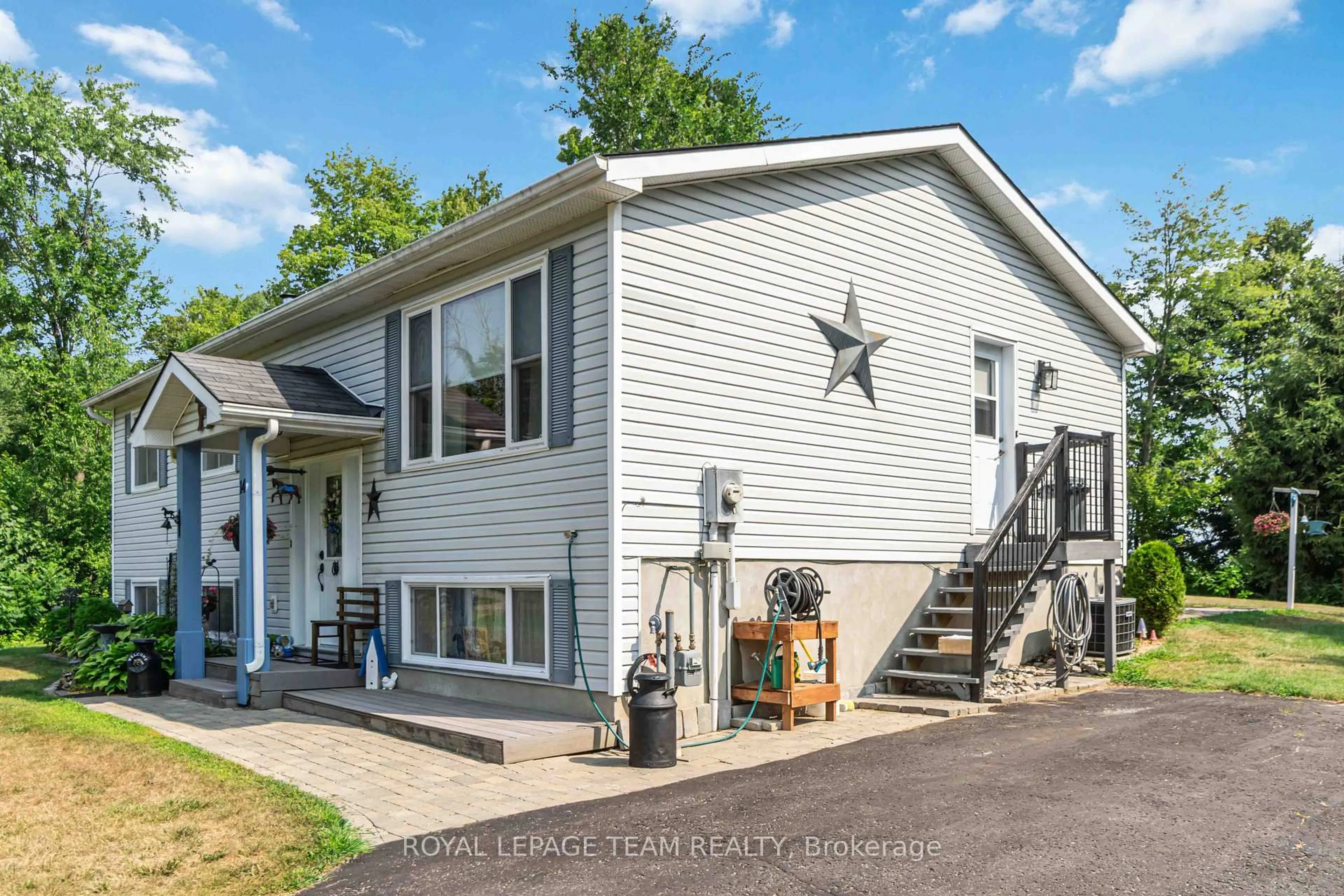 Home with vinyl exterior material, street for 14 Mountain Ash Dr, North Grenville Ontario K0G 1J0