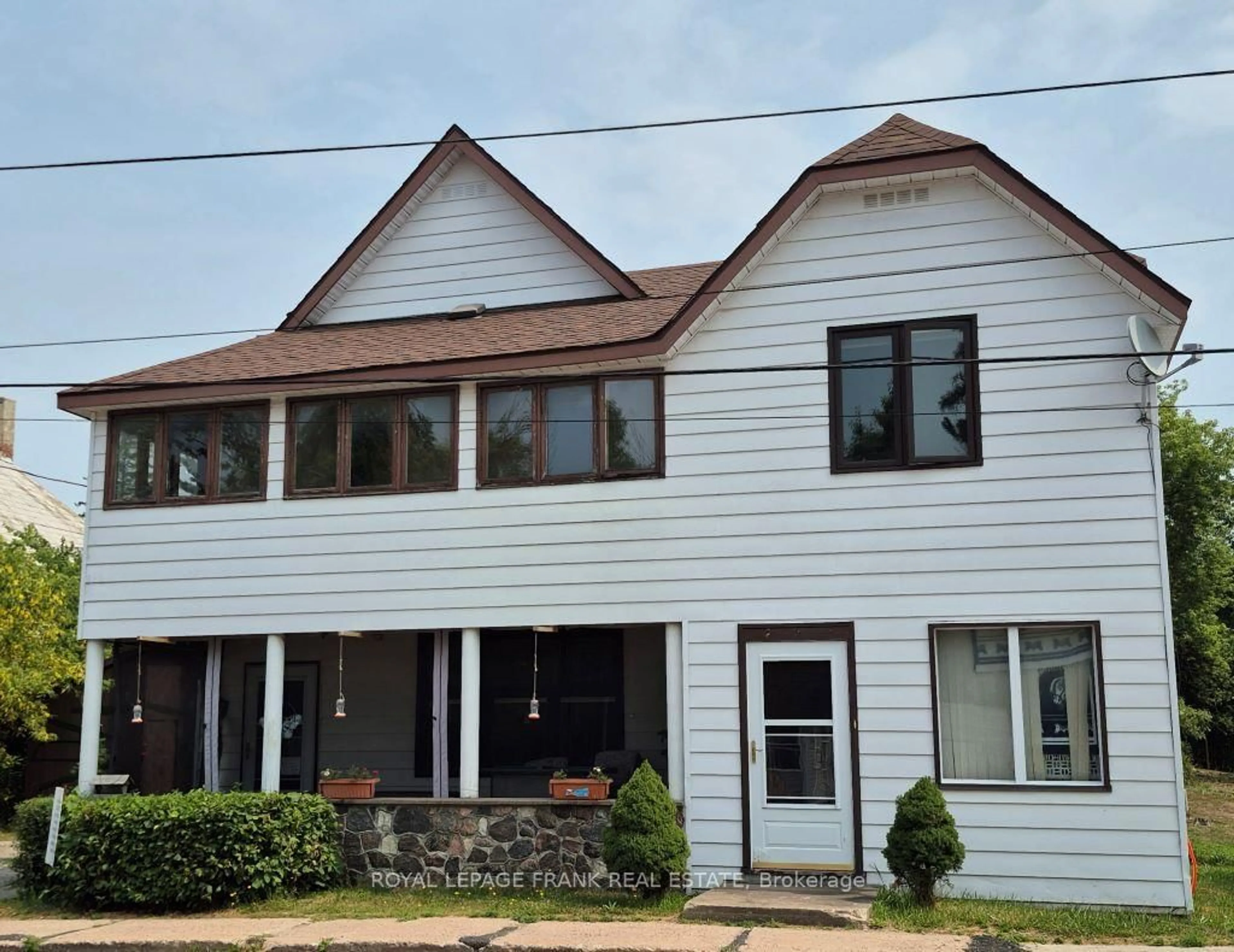 Home with vinyl exterior material, building for 7 Hastings St, Bancroft Ontario K0L 1C0
