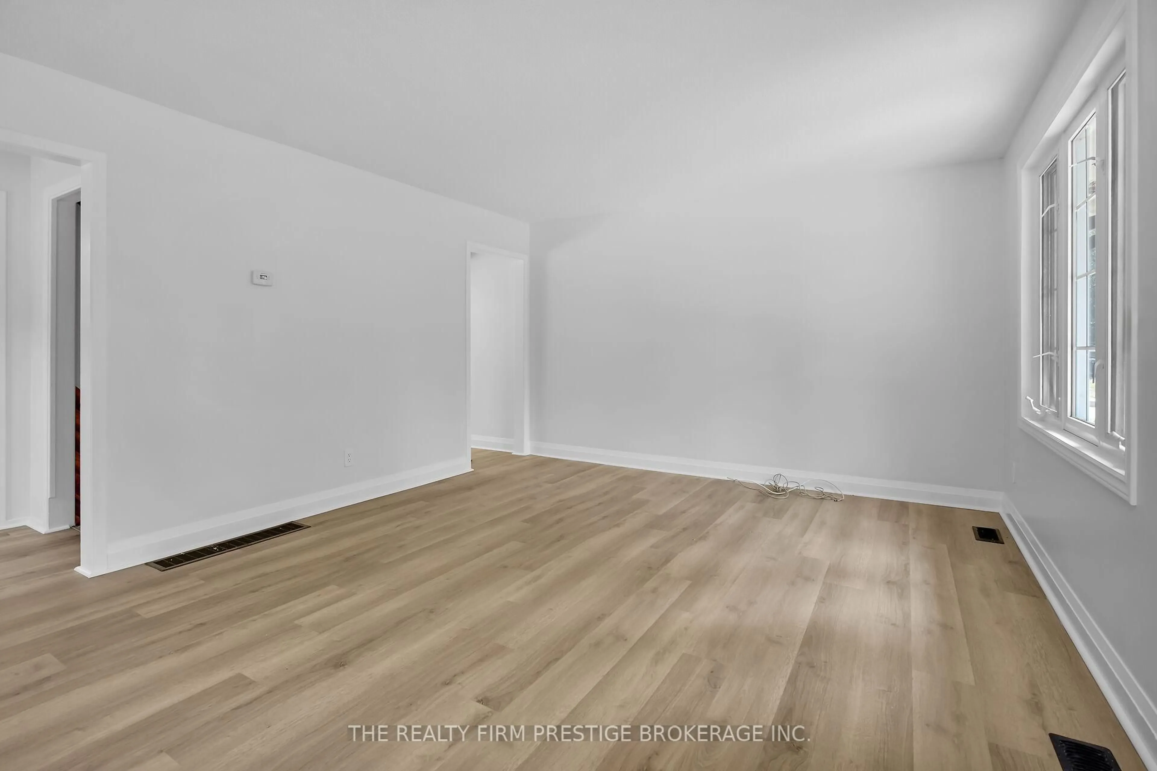 A pic of a room for 64 St Clair Cres, London South Ontario N6J 3E4