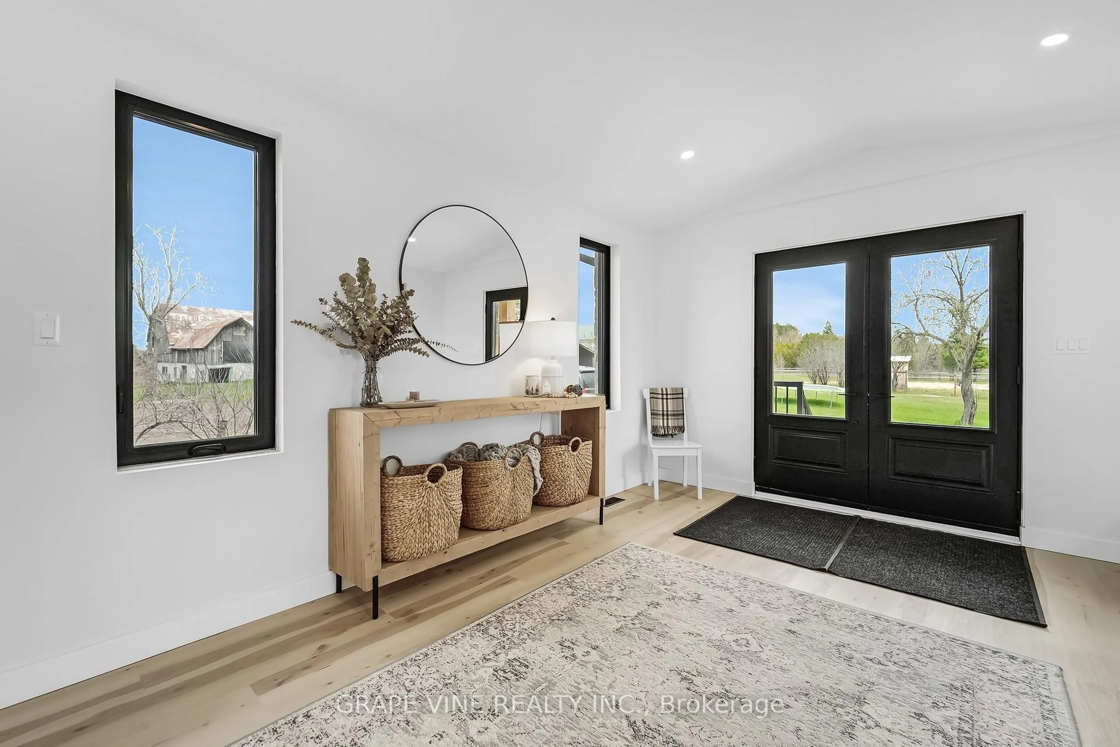 Indoor entryway for 1671 County RD 43 Rd, North Grenville Ontario K0G 1G0