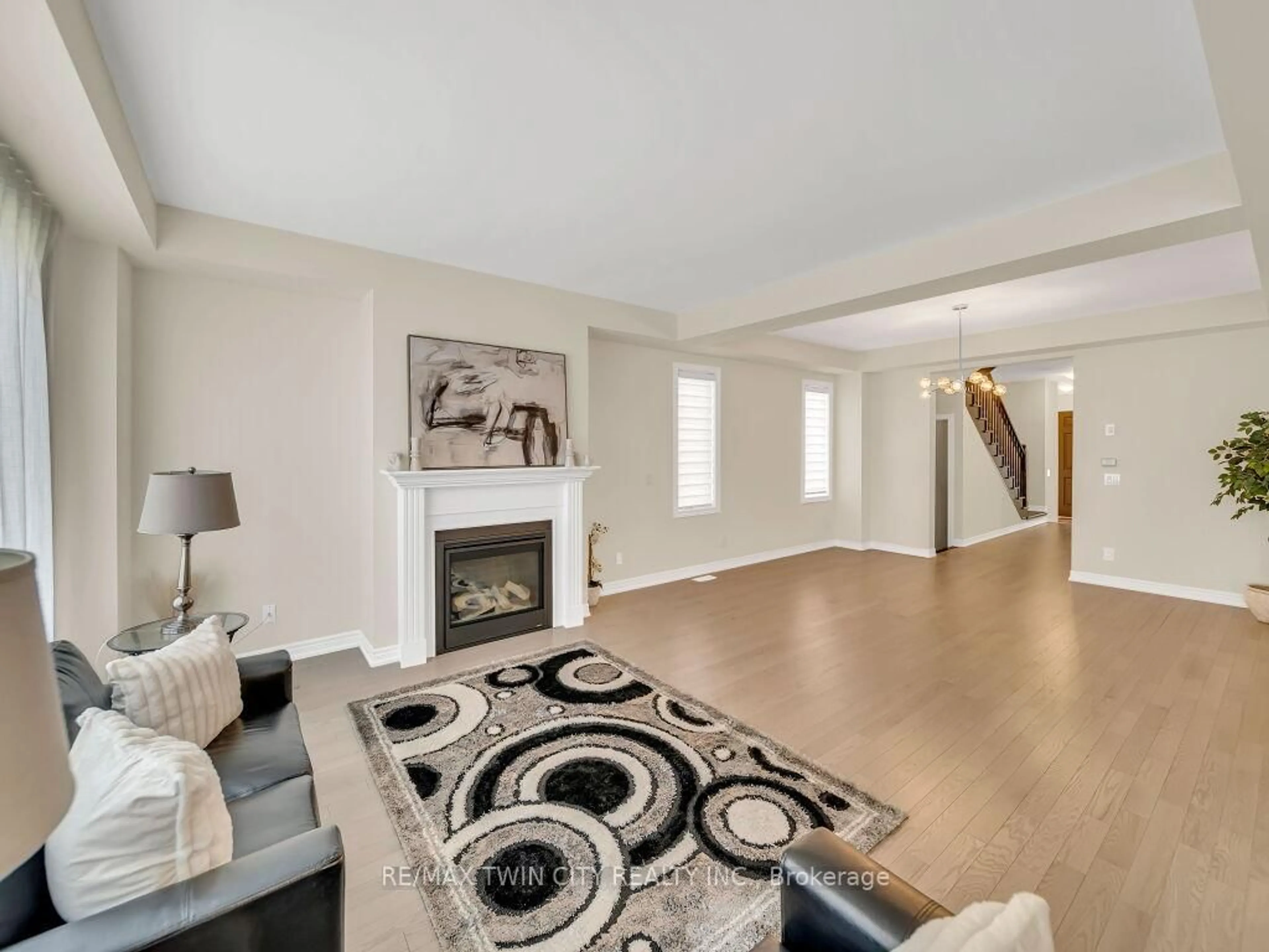 Living room with furniture, unknown for 261 Broadacre Dr, Kitchener Ontario N2R 0S6