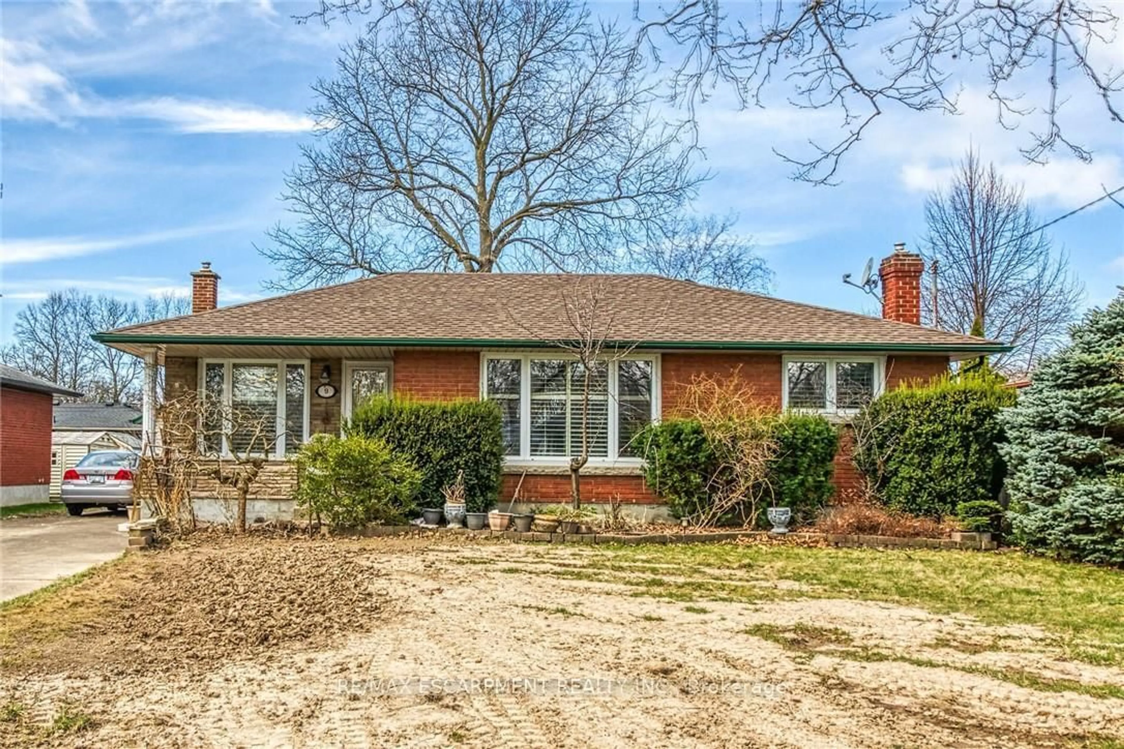 Home with brick exterior material, street for 9 Gavin Dr, St. Catharines Ontario L2M 2X4