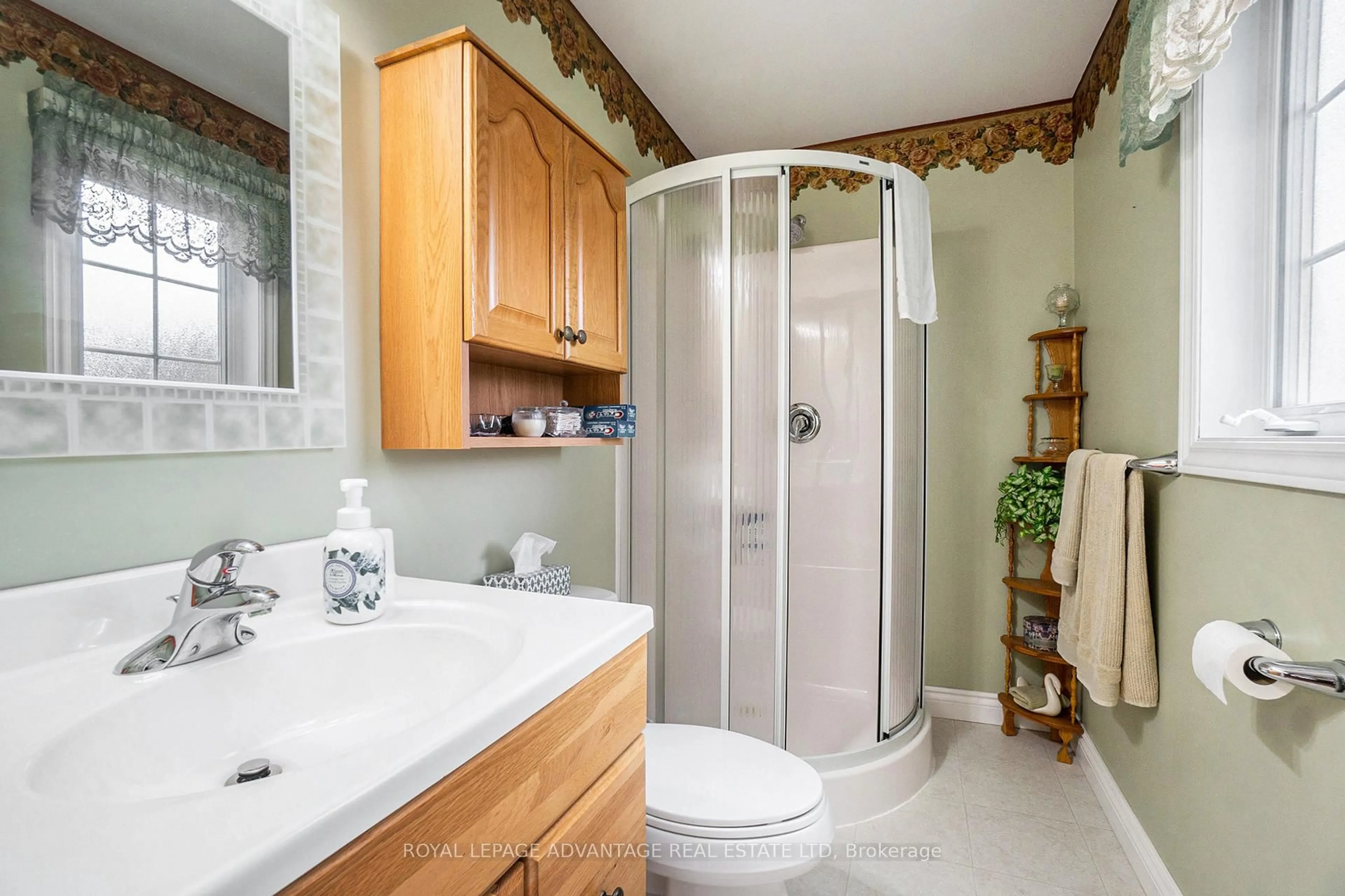 Standard bathroom, ceramic/tile floor for 31 George Ave, Perth Ontario K7H 2Z1