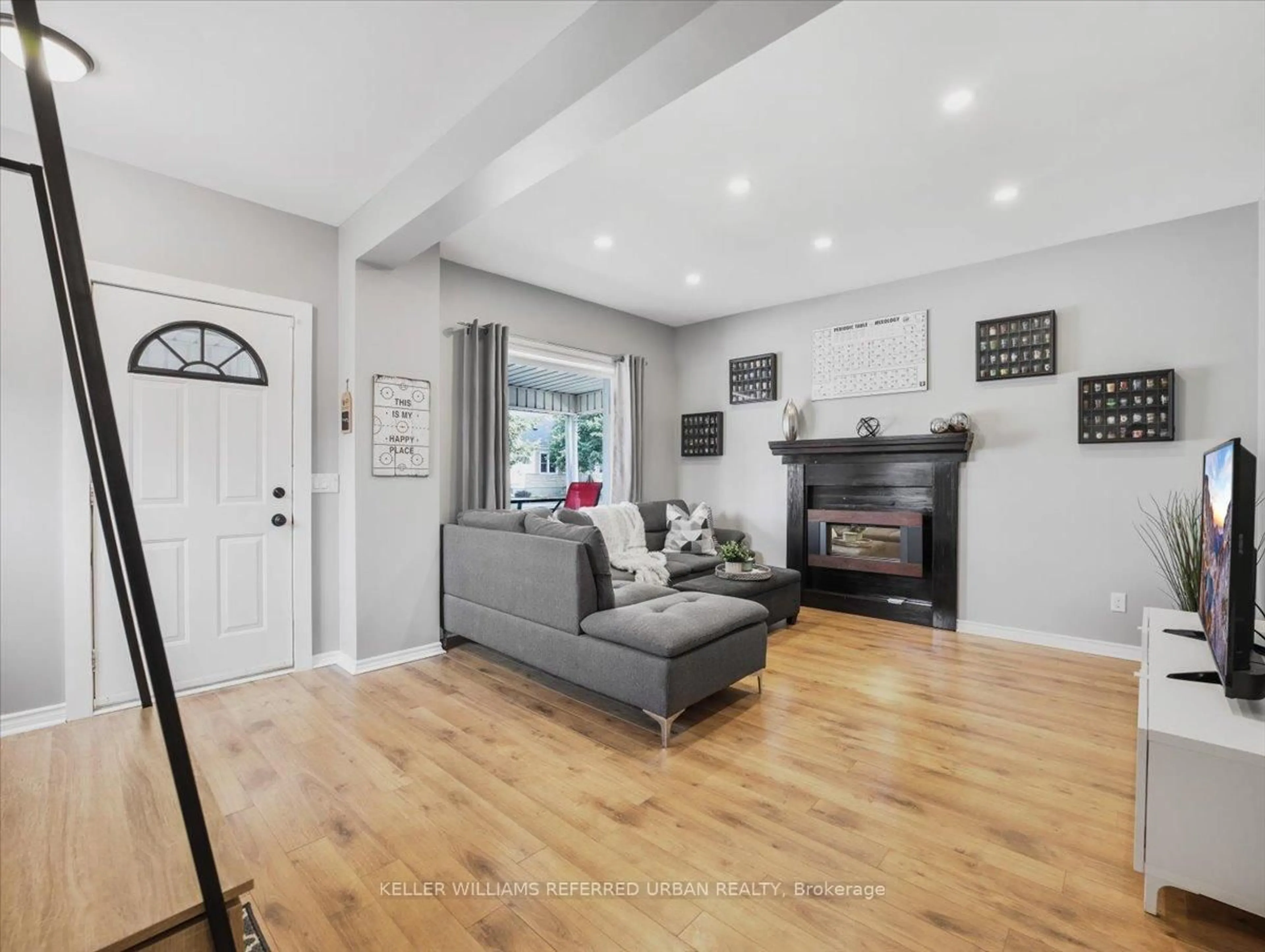 Living room with furniture, unknown for 5 Hill Ave, Brantford Ontario N3R 4G8