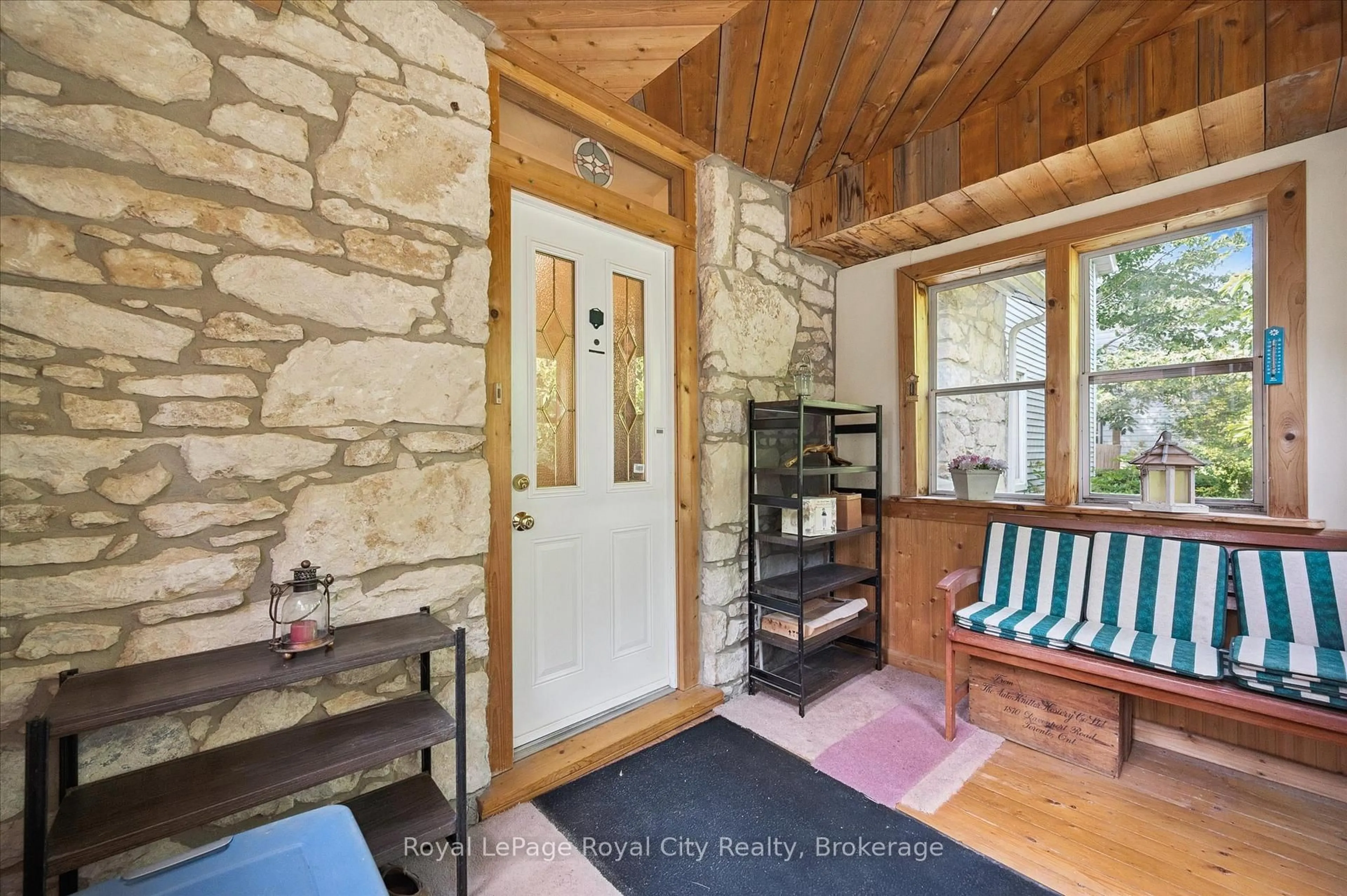 Indoor entryway for 69 Nottingham St, Guelph Ontario N1H 3M9