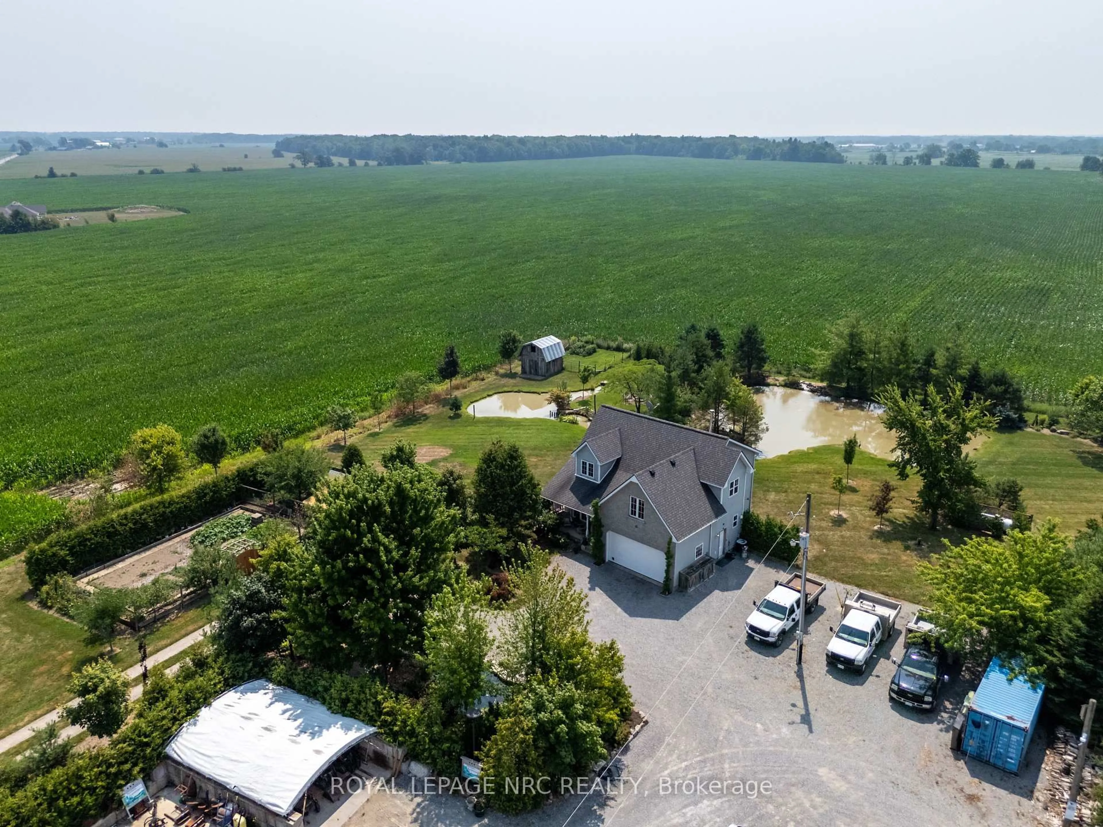 A pic from outside/outdoor area/front of a property/back of a property/a pic from drone, water/lake/river/ocean view for 9592 Concession 5 Rd, West Lincoln Ontario L0R 1E0